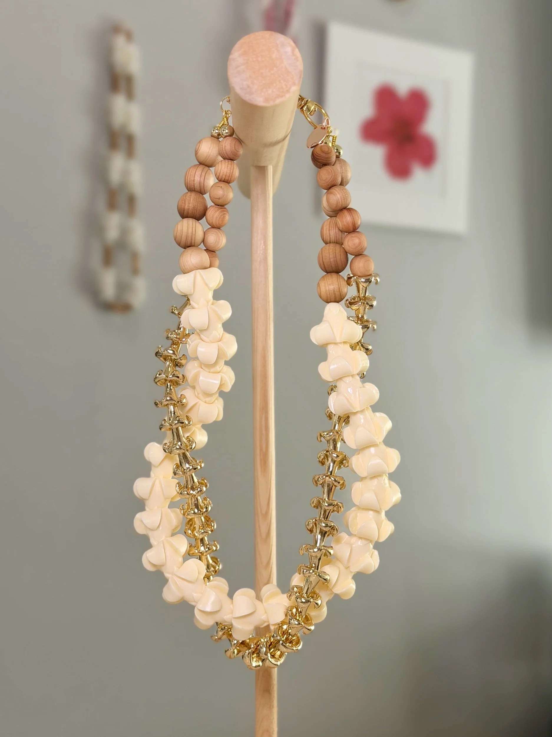 Ivory Double Puakenikeni Twist Car Lei