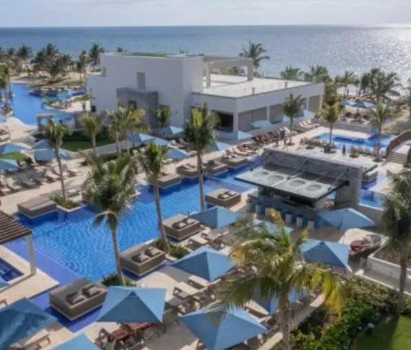 The Taylor Family is headed to Cancun to celebrate Thanksgiving! 🦃🍂 What better way to bond during the holidays than all inclusive + unlimited activities + Fun in the Sun for the whole family! 🌴

Thank you for trusting me with your holiday plans! 