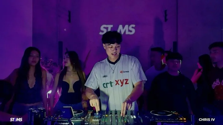 Check out Chris IV as he delivers a bouncy, genreless blend of techno, trance, pop, and EDM, fusing timeless sounds with a fresh, high energy rhythms⚡🎶

𝗛𝗶𝘀 𝗳𝘂𝗹𝗹 𝗦𝗧𝗘𝗠𝗦 𝗥𝗮𝗱𝗶𝗼 𝟭.𝟬 𝘀𝗲𝘁 𝗶𝘀 𝗻𝗼𝘄 𝗹𝗶𝘃𝗲 𝗼𝗻 𝗬𝗼𝘂𝗧𝘂𝗯𝗲! (𝗟