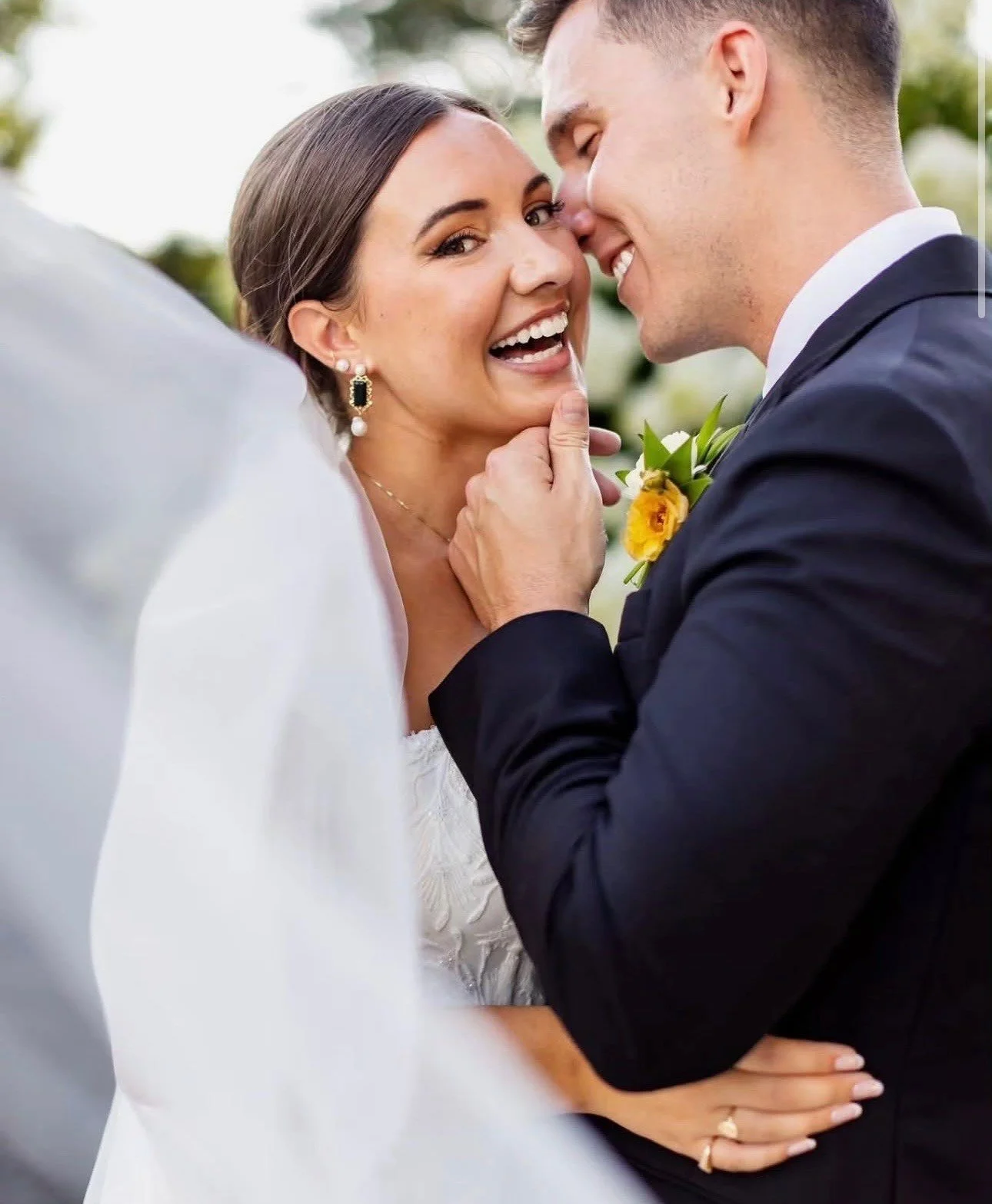 looks-by-lisa-couple-chin.jpg