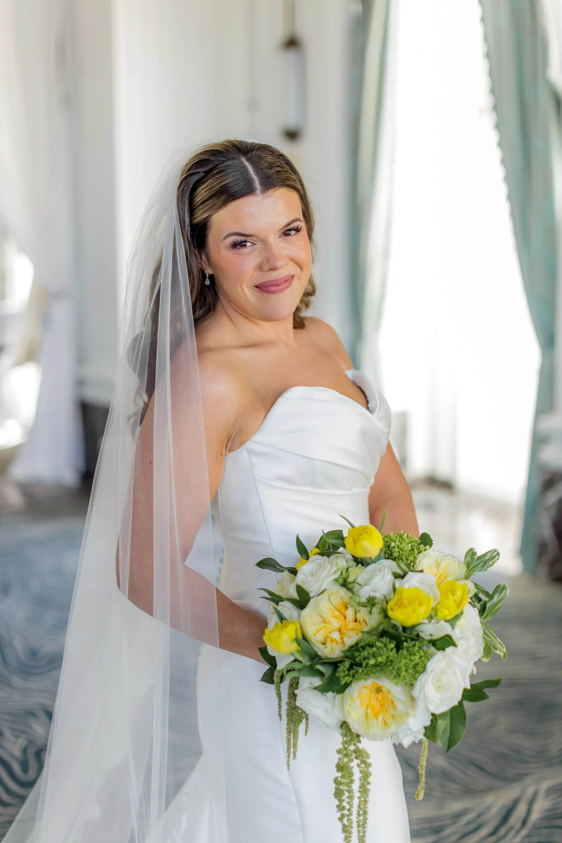 looks-by-lisa-yellow-bouquet.jpg
