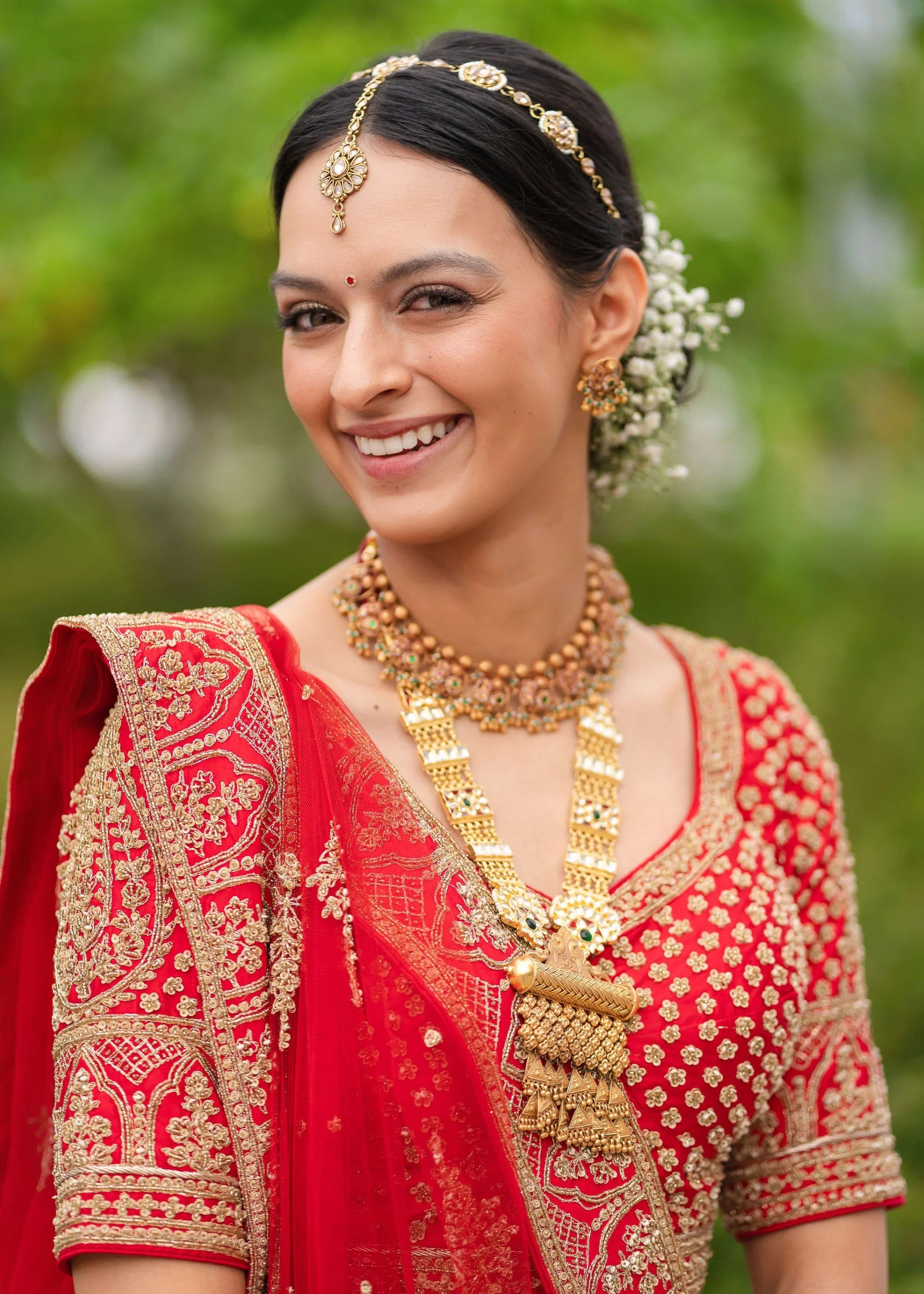 looks-by-lisa-bride-outside-smiling.jpg