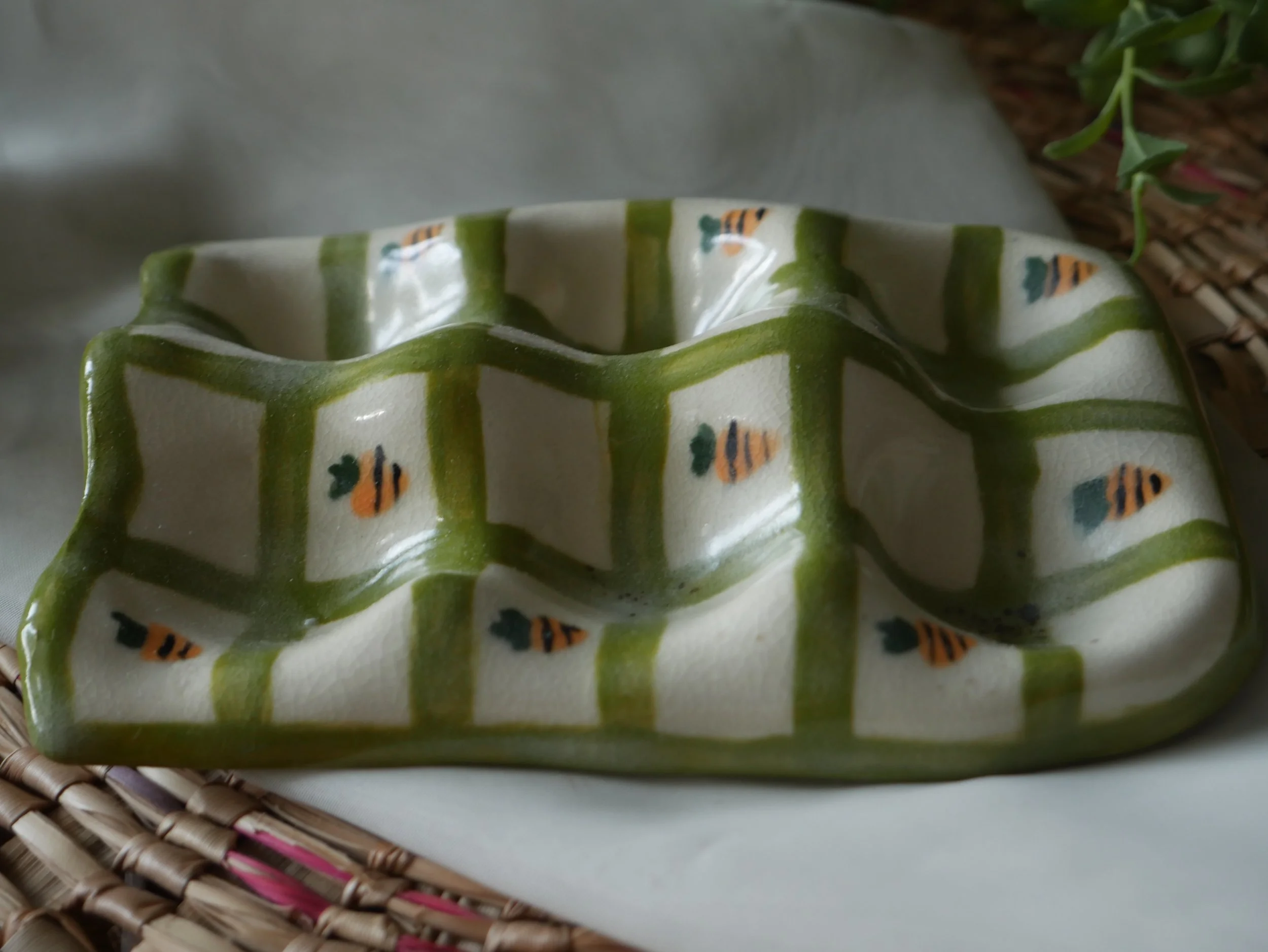 "Easter Egg Basket" Egg Holder