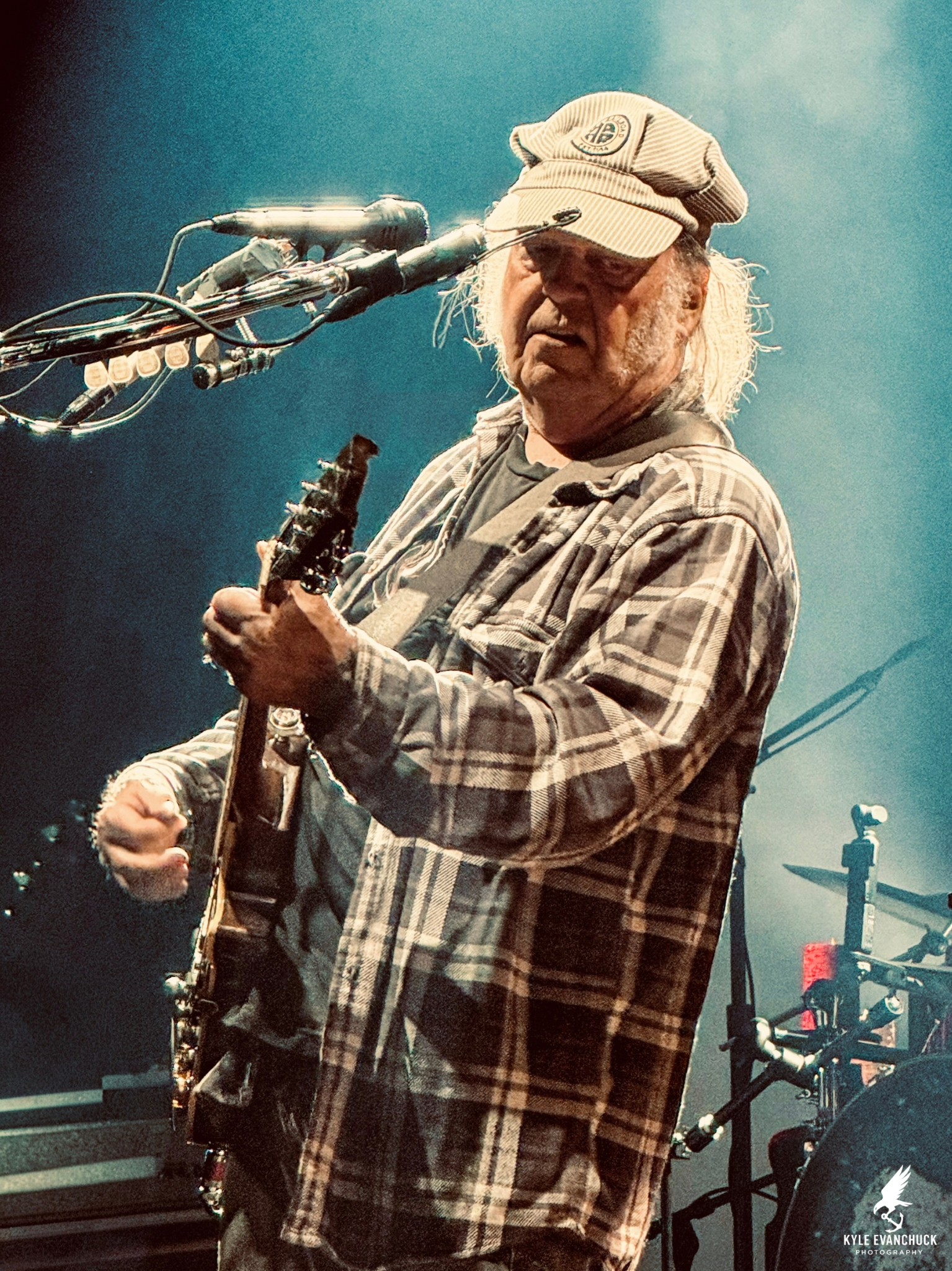 Neil Young (and the Chrome Hearts) live in Milwaukee - Love Earth tour 2025 - KE Photography