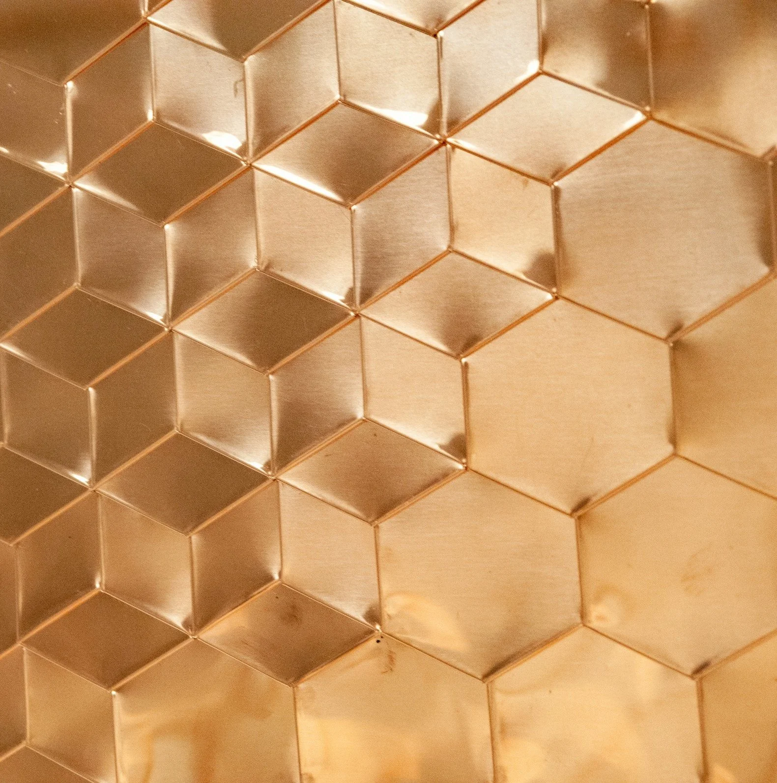 Metallic gold geometric pattern