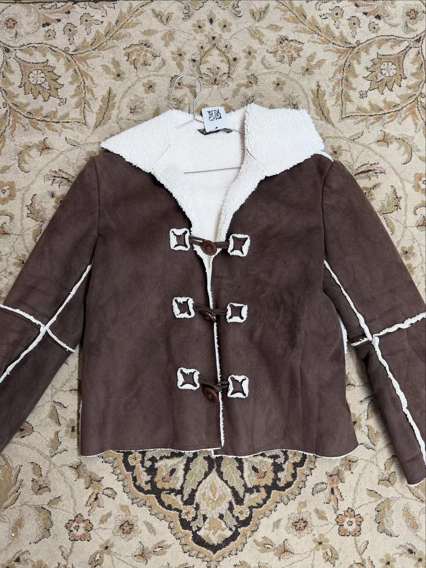 do you ever just want to completely overhaul your wardrobe or house this time of year?? because same 🫠 well lucky for you, nora is chock full of autumnal goodies 🍄&zwj;🟫 come stop by our booth to shop! 

#sandiego #thrifting #vintage #oceanside