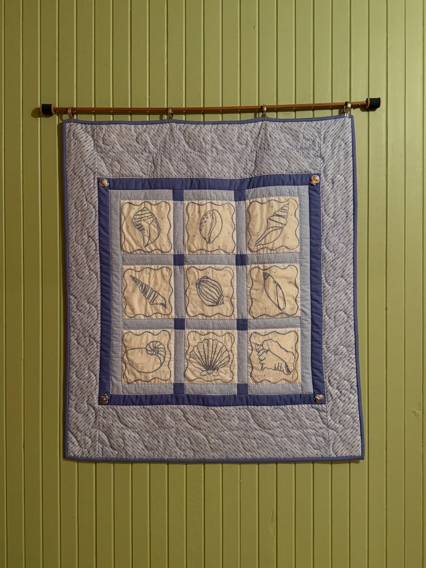 a very ~Nora~ weekend in long beach, wa. days were spent hunting for gems at antique malls, eating oysters, soaking in hot pools, and cozying up for a love is blind marathon. not much more you could ask for from a gals trip!