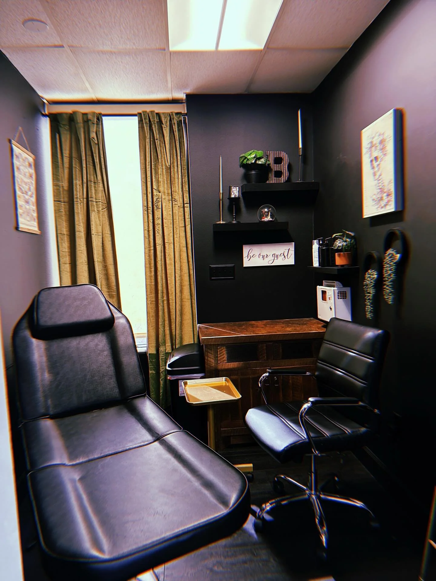 Our private guest room is equipped with everything you may need during your guest spot with us. 
We do $100 a day - all disposables included. Great location, clean studio, amazing atmosphere. DM us about your next guest spot.