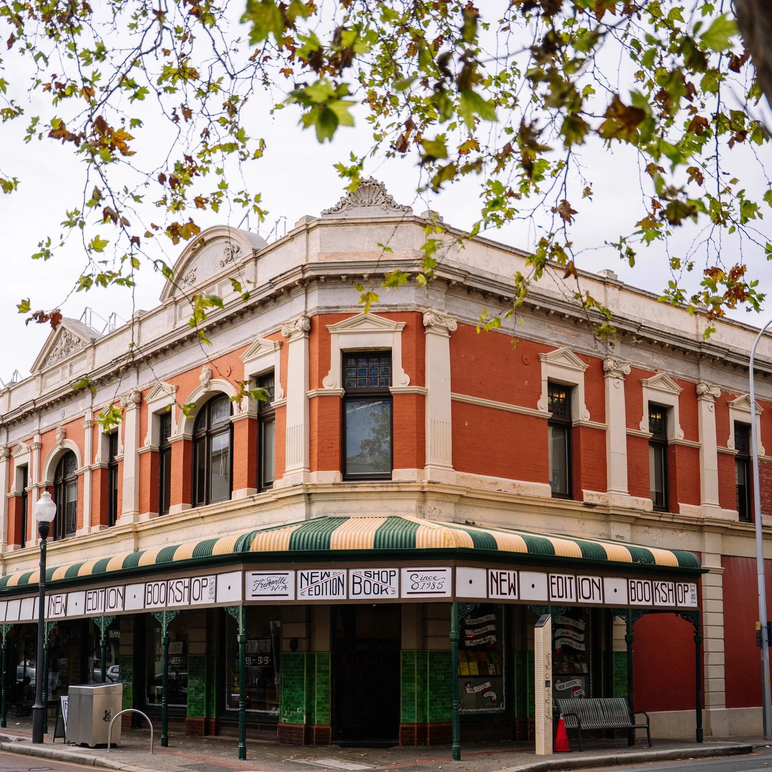 🌟CLOSING EARLY TONIGHT!🌟

We will be closing at 6pm tonight, Monday the 14th of September, for some long overdue staff shenanigans with our siblings @crowbooks and @pigface.bookstore 

Doors back open Tuesday morning, 9am to 9pm as usual. Cheers! ?