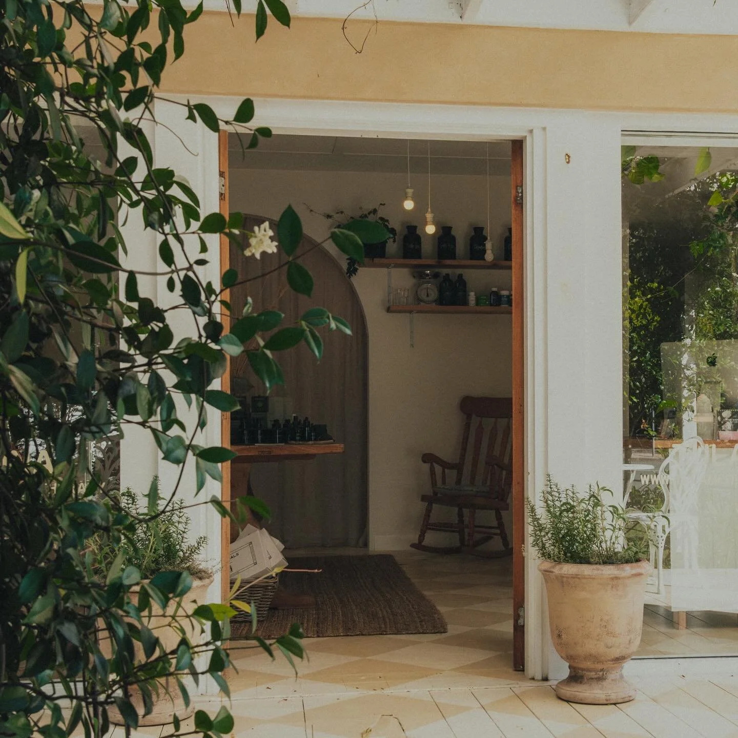 Step beyond the noise and into our sacred sanctuary at Tula Medicina&hellip;.. ✨🔮🌿 
A warm, earth-centred apothecary where ancient plant wisdom, ritual, and modern healing gentle unite.

Our shelves carry a full herbal dispensary of potent, practit