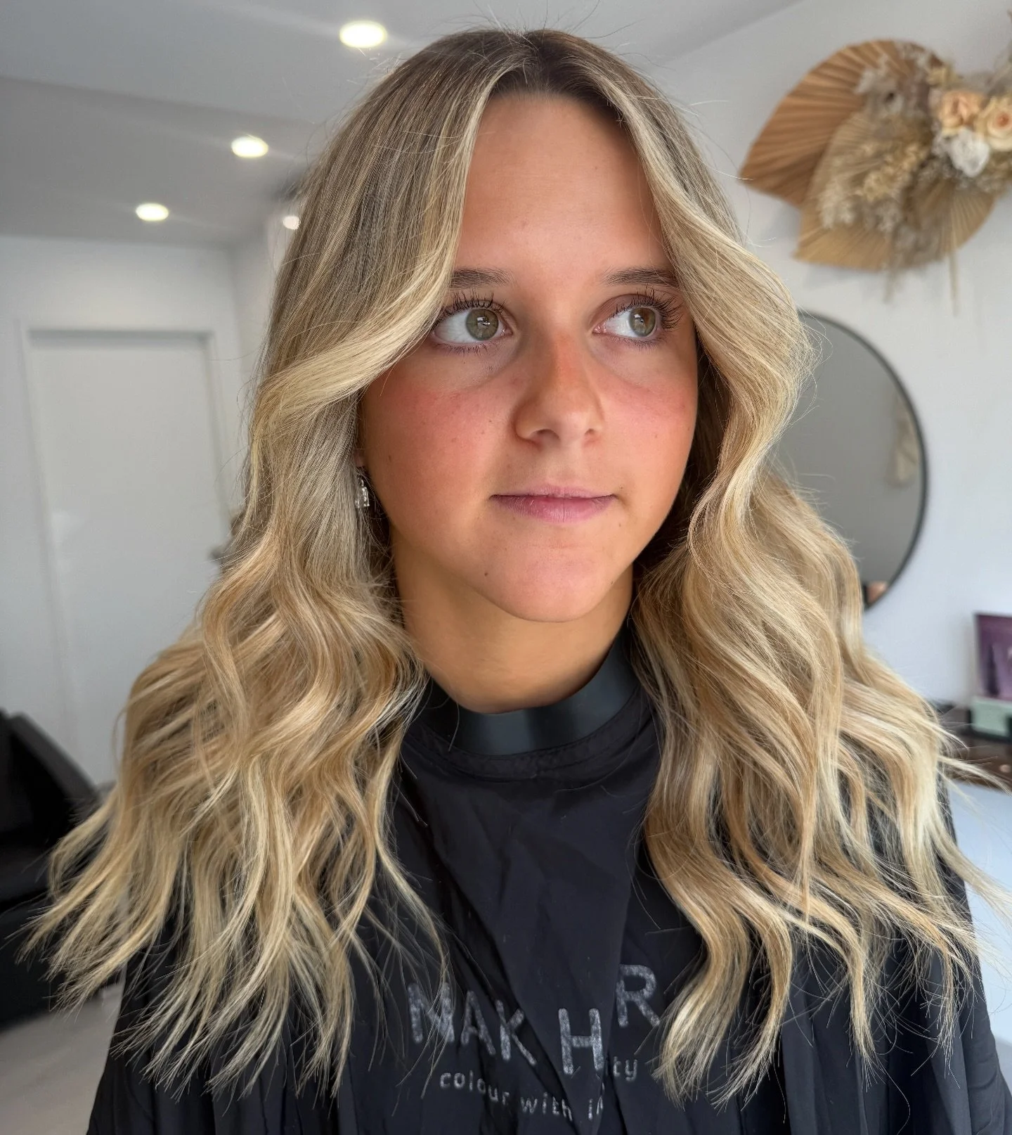 That feeling when you absolutely kill the colour ❤️&zwj;🔥
Those green eyes though 😍