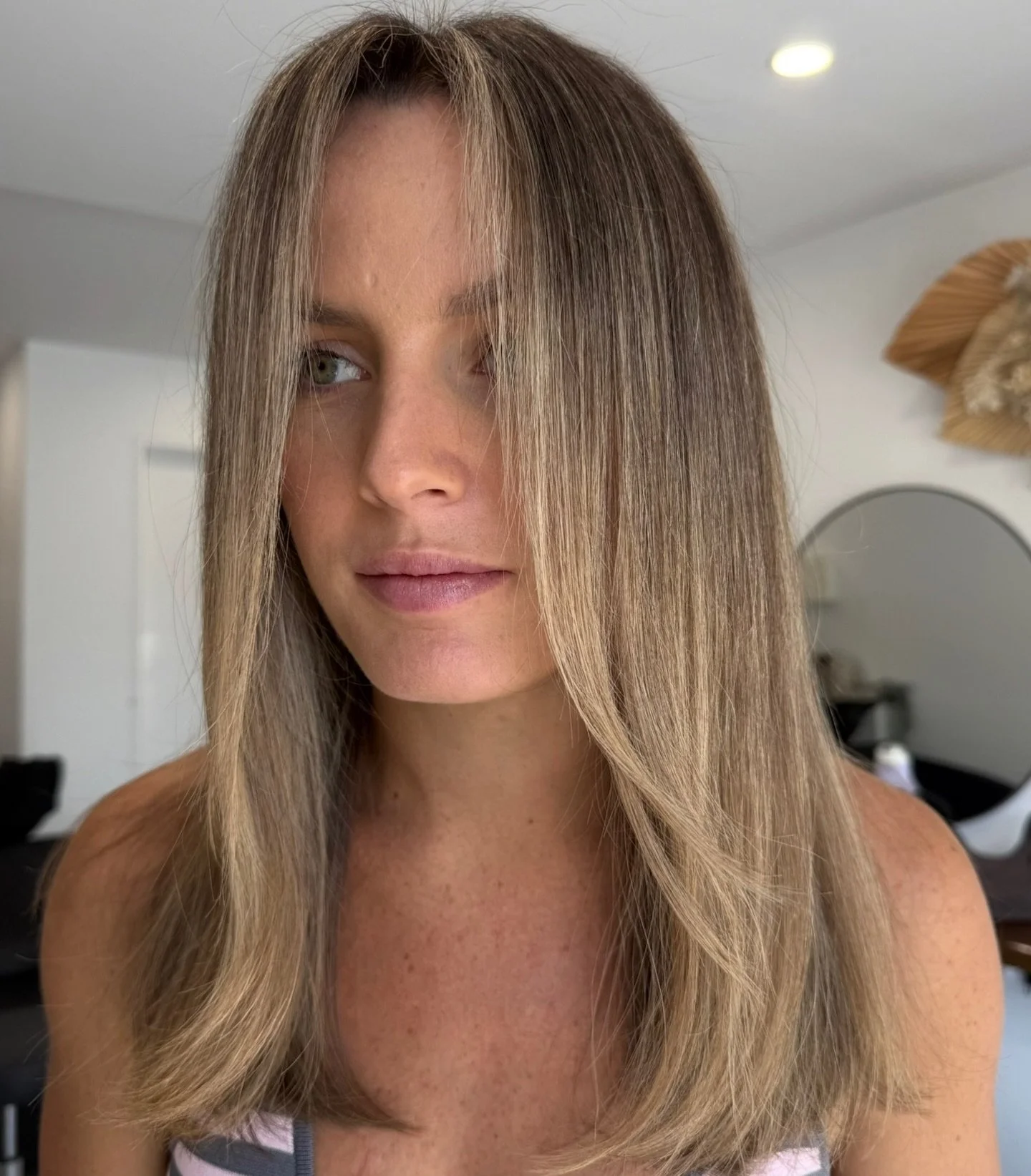 The weather has started getting cooler,
Will you be going for a darker look this winter? 🤎