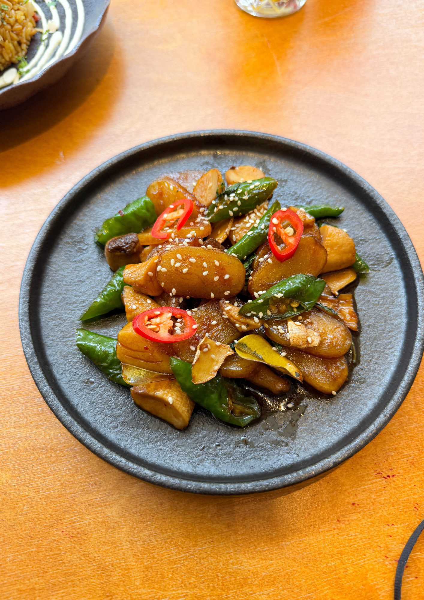 泰三杯炒年糕
Three Cup Sliced Rice Cakes