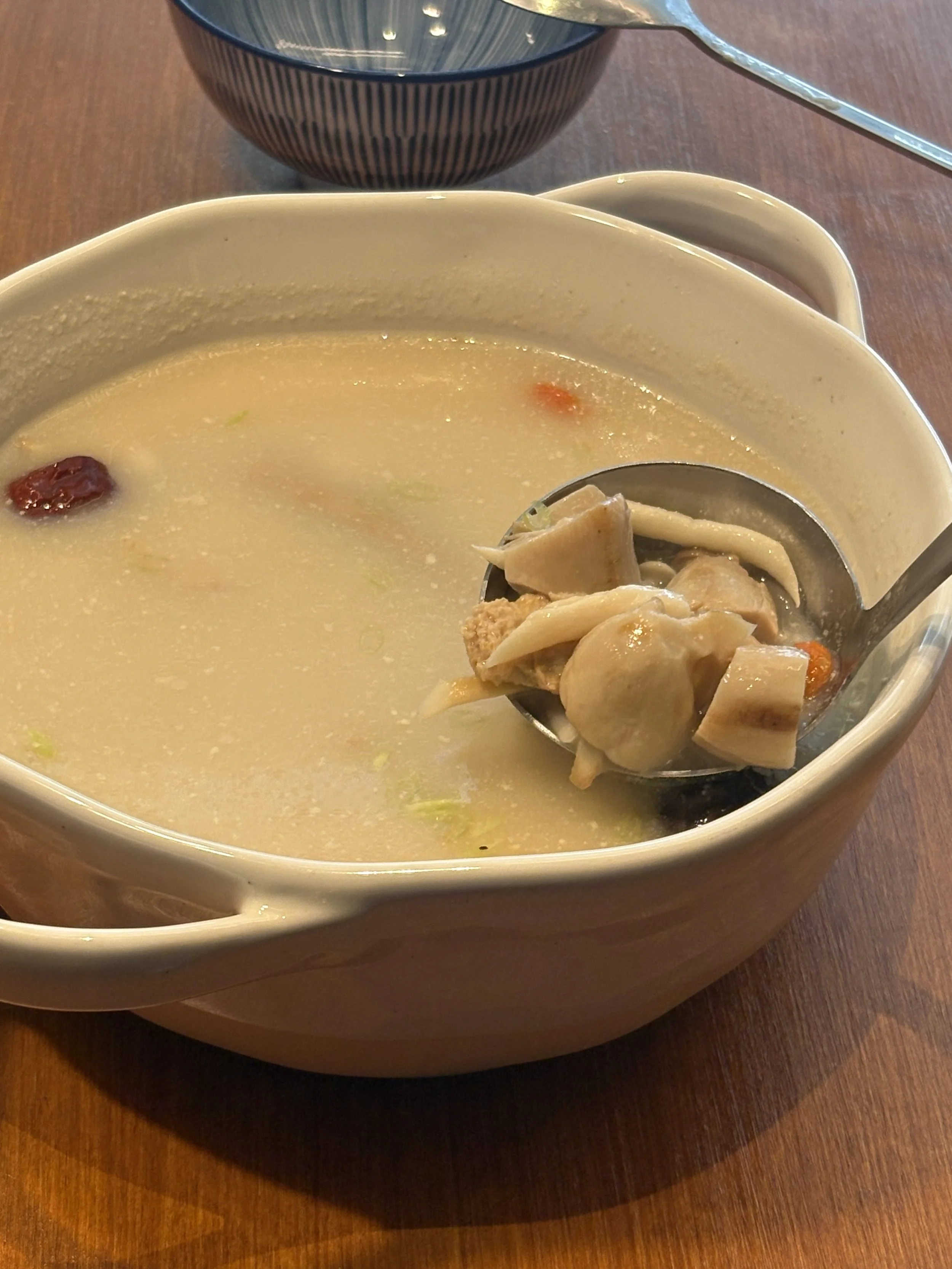 人蔘百菇湯品 適合分享
Ginseng Mixed Mushroom Soup