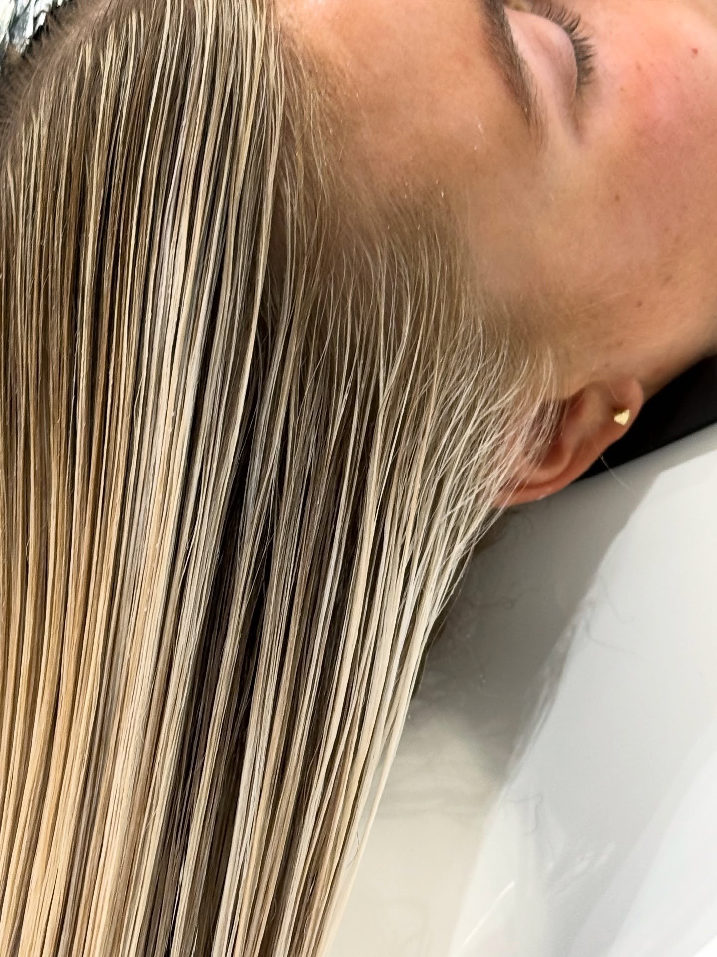 Snippets behind my chair ✨