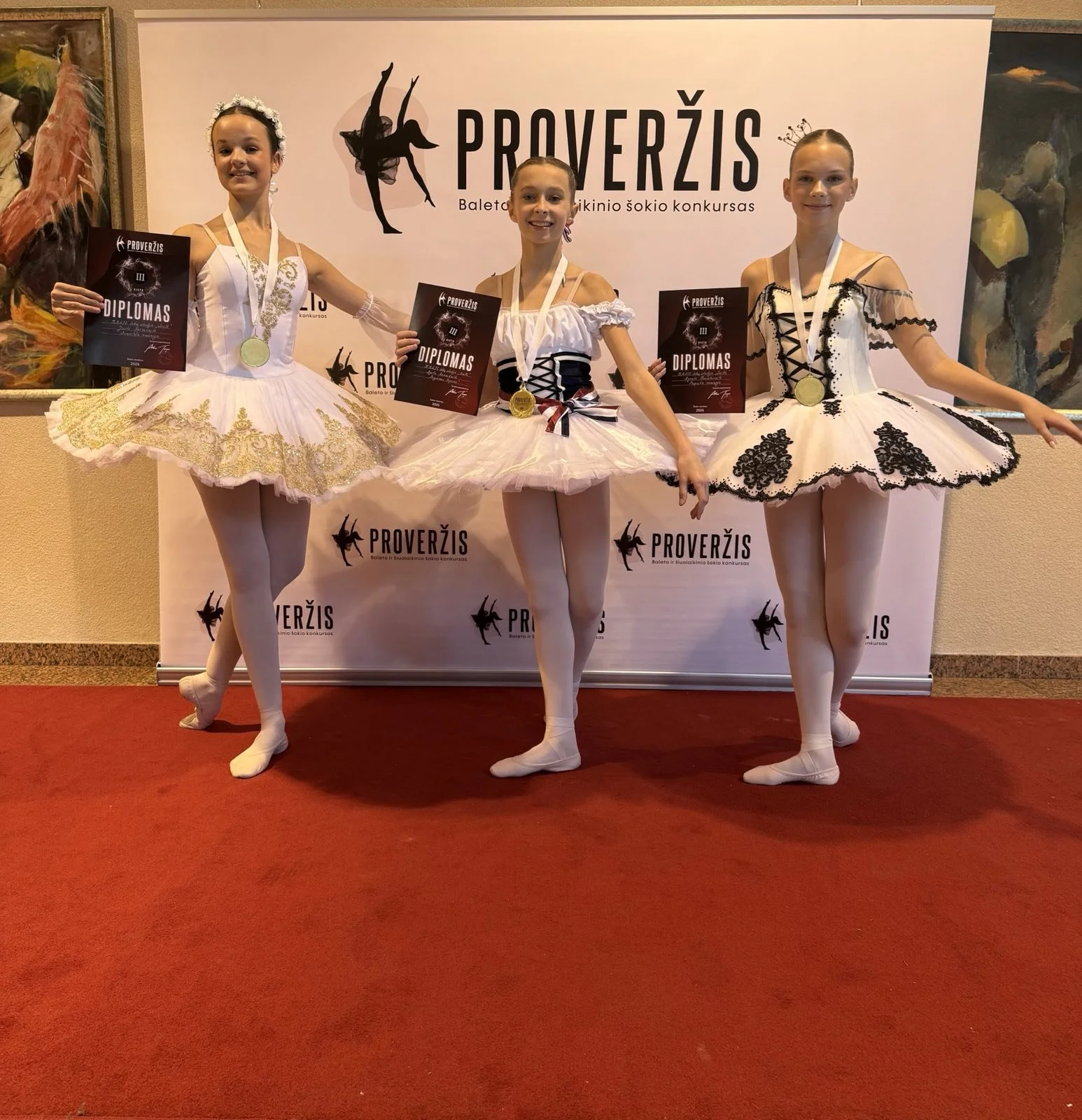 Šokių studijos „Smiltė“ šokėjos pasiekimai baleto ir šiuolaikinio šokio konkurse „Proveržis“

2023 m. lapkričio 15 d. šokių studijos „Smiltė“ šokėjos dalyvavo baleto ir šiuolaikinio šokio konkurse „Proveržis“, kuris vyko Vilniuje.

Sveikiname mūsų ta