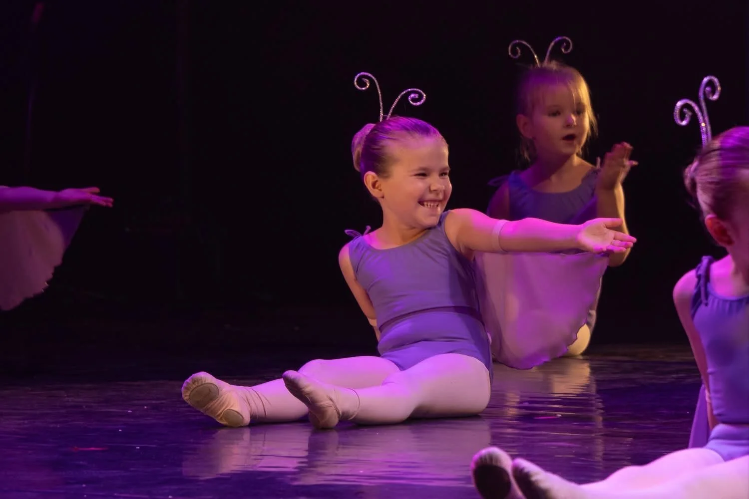 „Sveika, karaliene Žiema“ – išskirtinis koncertas, subūręs Klaipėdos bendruomenę

Klaipėdos karalienės Luizės jaunimo centro teatralizuotas koncertas „Sveika, karaliene Žiema“, kuris jau tapo tradicija, šįkart nuskambėjo Kultūros centre „Žvejų rūmai“