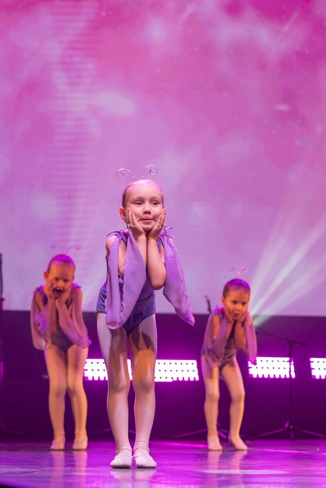 „Sveika, karaliene Žiema“ – išskirtinis koncertas, subūręs Klaipėdos bendruomenę

Klaipėdos karalienės Luizės jaunimo centro teatralizuotas koncertas „Sveika, karaliene Žiema“, kuris jau tapo tradicija, šįkart nuskambėjo Kultūros centre „Žvejų rūmai“