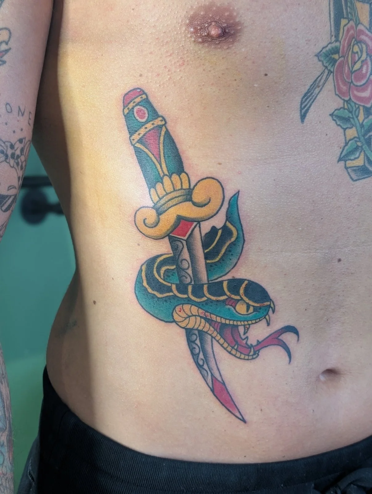 Dagger Skull Trad.jpg