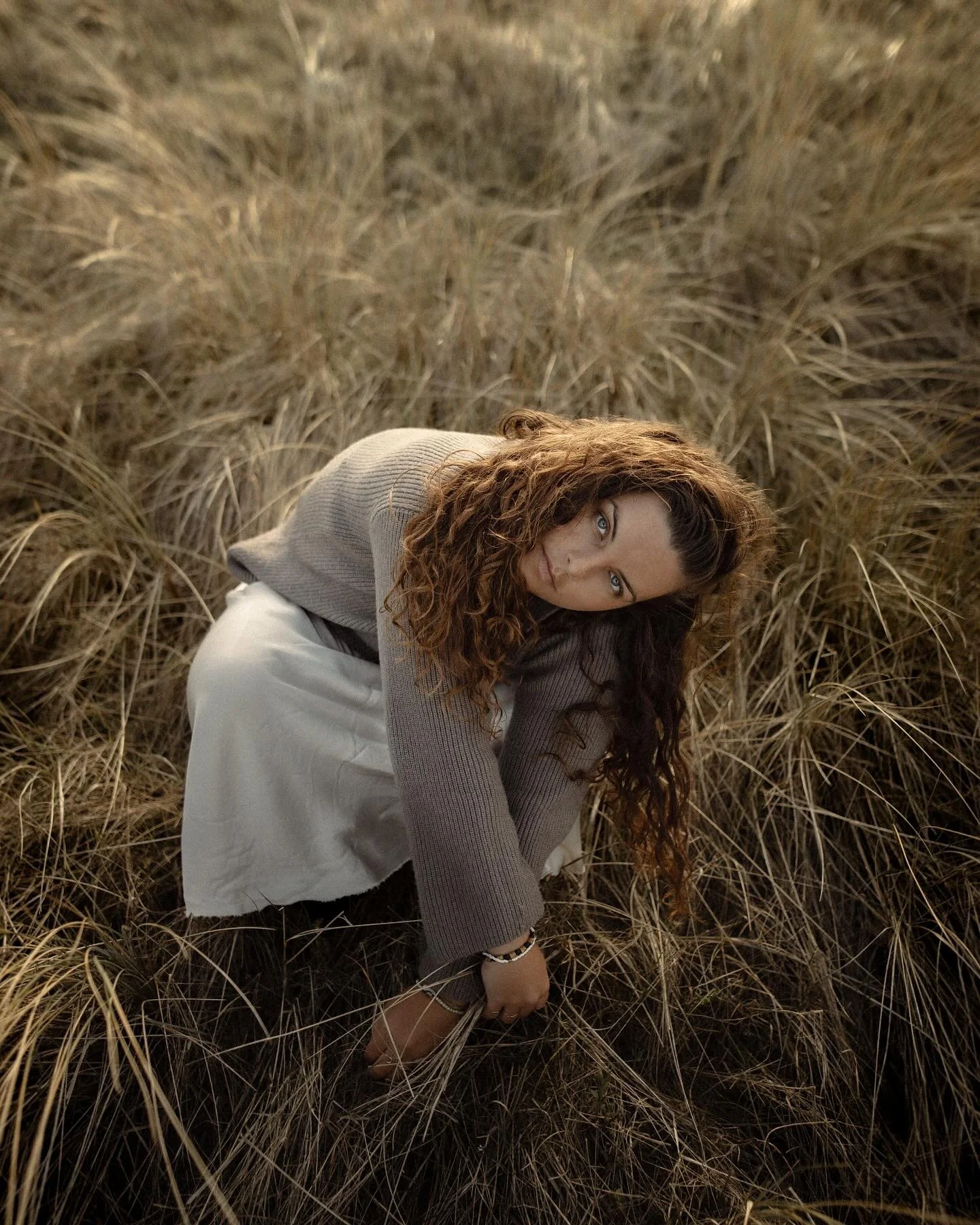 Pffff the textures, the light, the woman 😍🌾