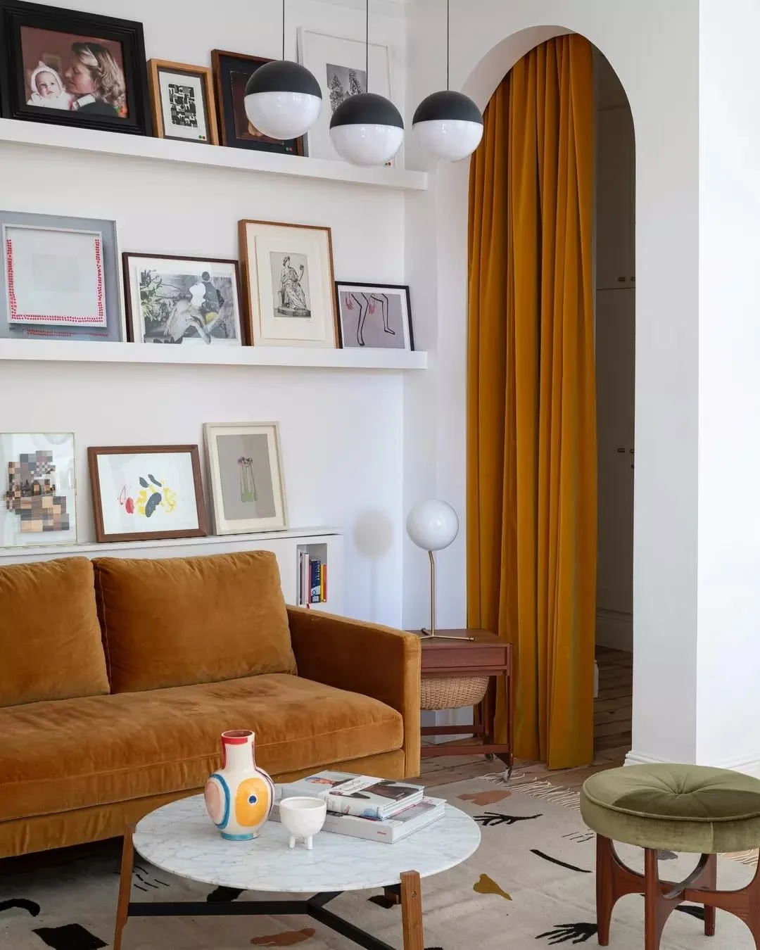 We can't get enough of these custom arches for our Bayswater project.&nbsp;😍 We replaced the solid doors between the kitchen and living room to ensure fluidity without compromising on privacy, creating a beautifully inviting space for our client. 🙌