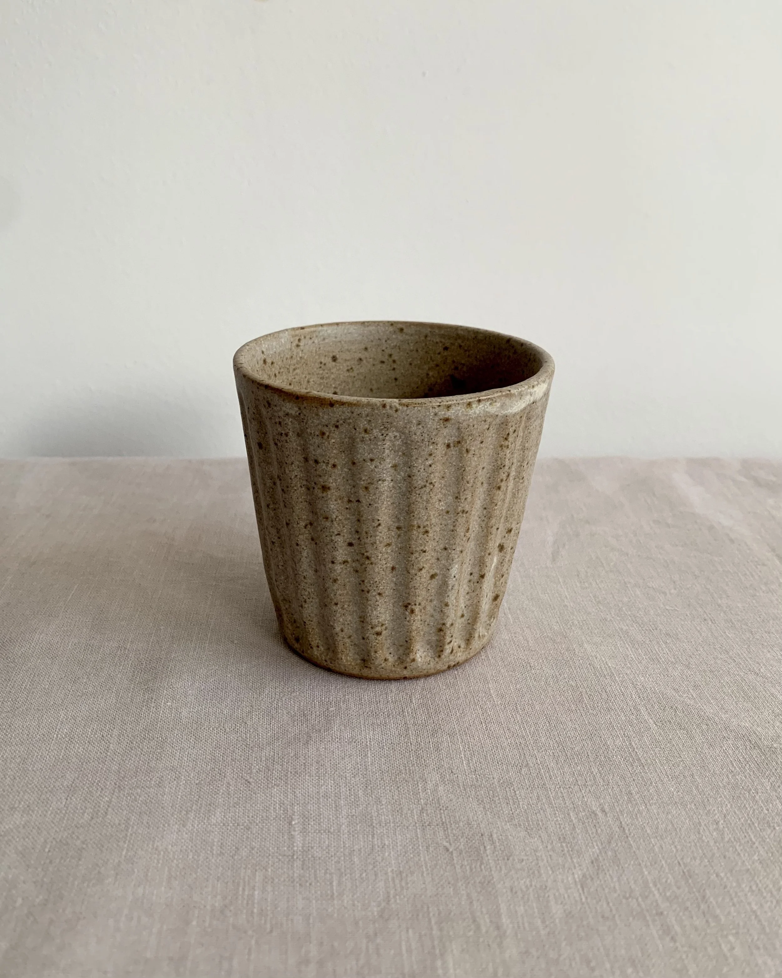 Gorge cup in dark speckle