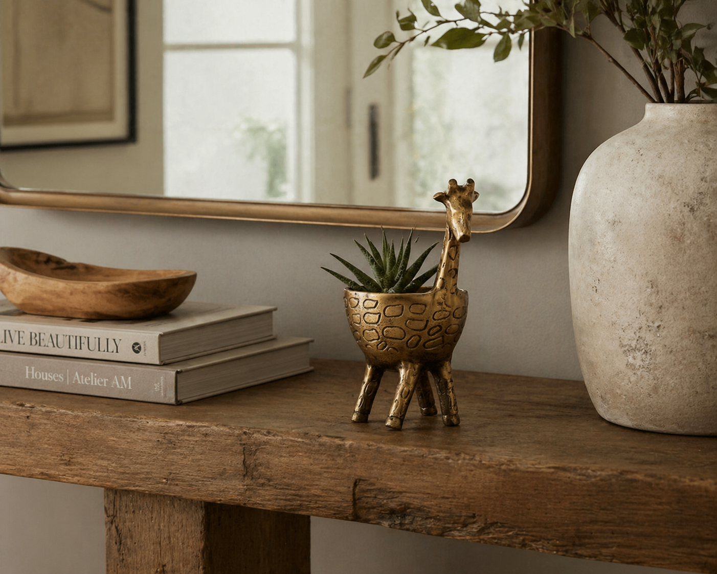 Giraffe Pot - styled.png