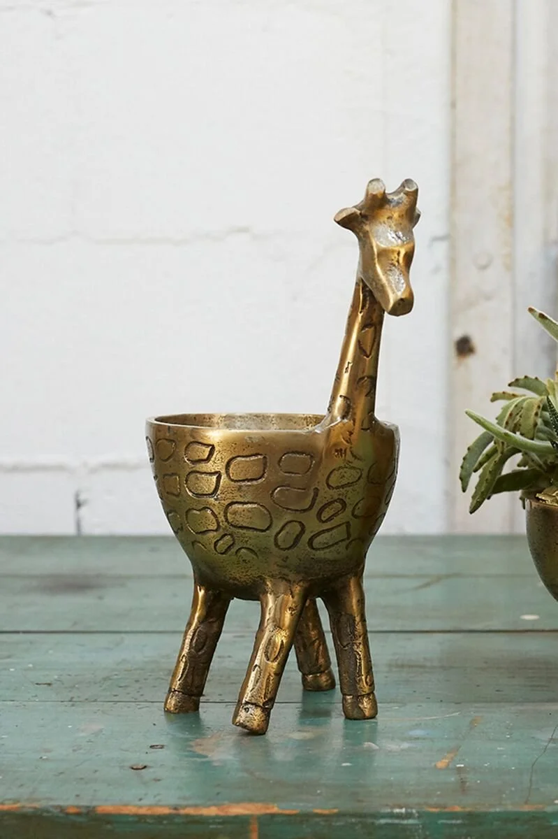 Giraffe Planter 1.jpg