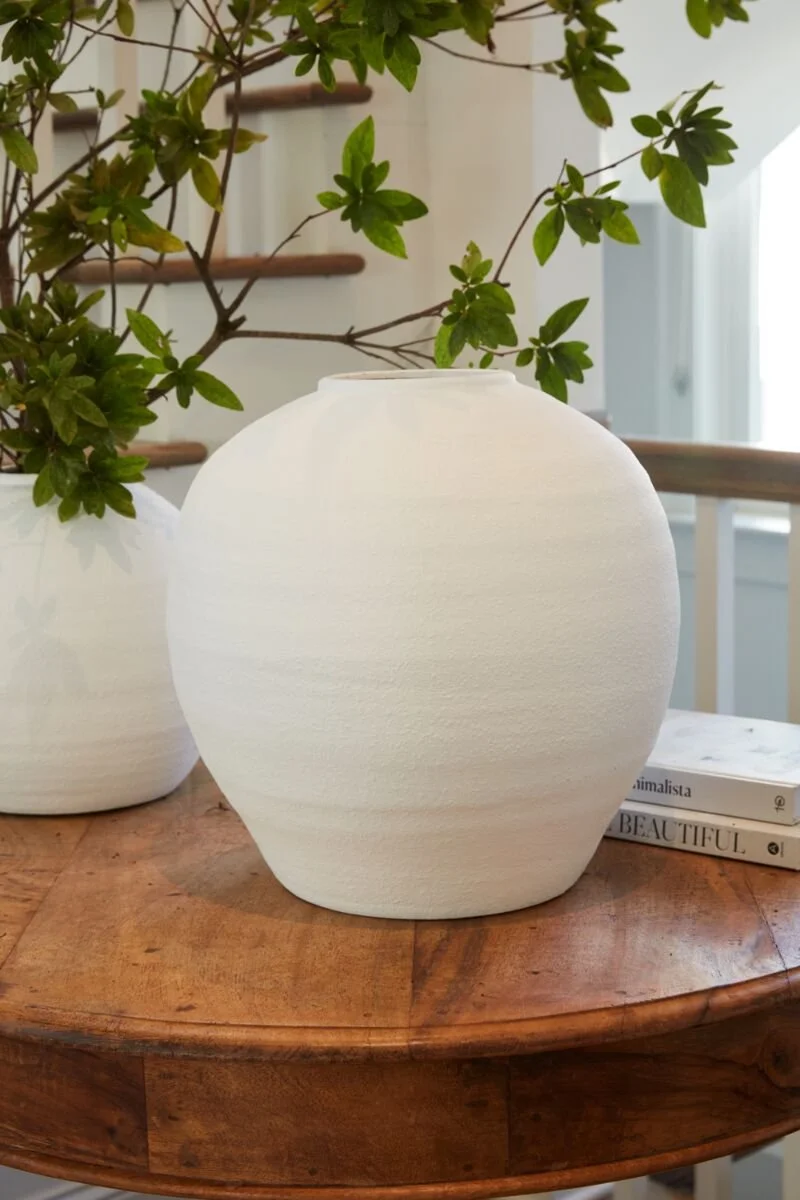 Konos vase - medium- white - 1.jpg