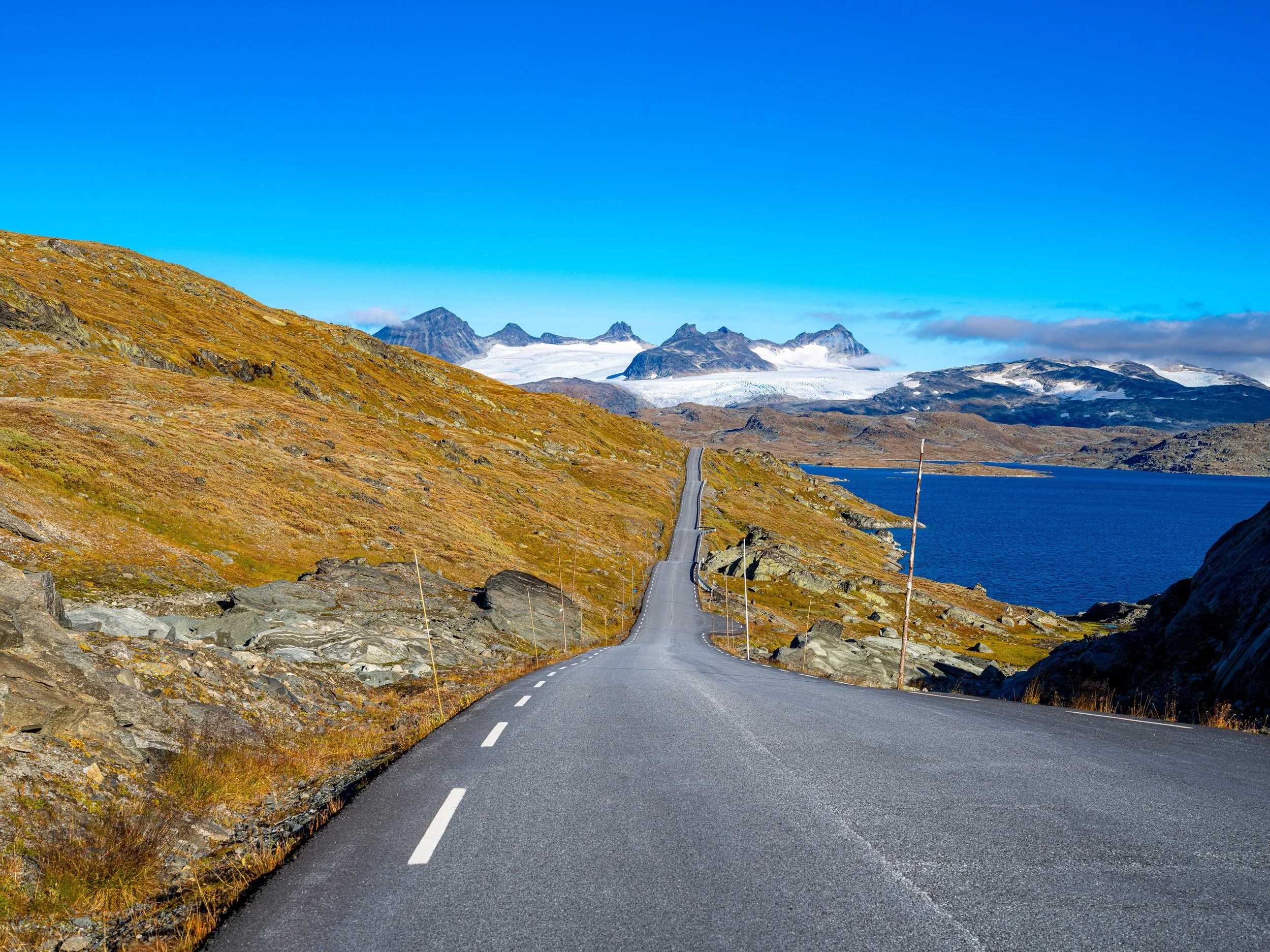 Sognefjellsvegen - nasjonal turistveg over Nord-Europas tak