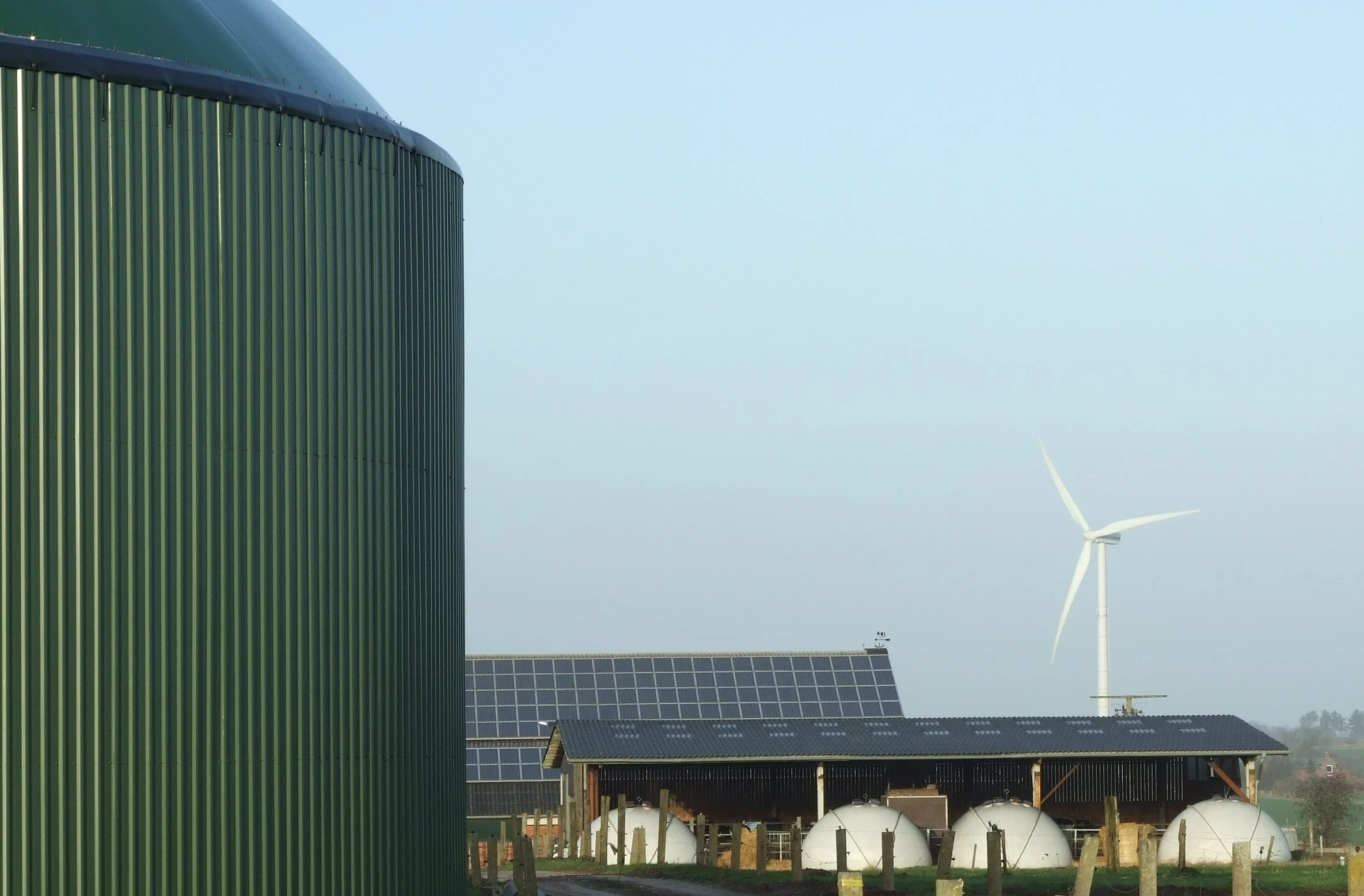 Stromnetz am Limit: Wie Batteriespeicher zur Lösung werden