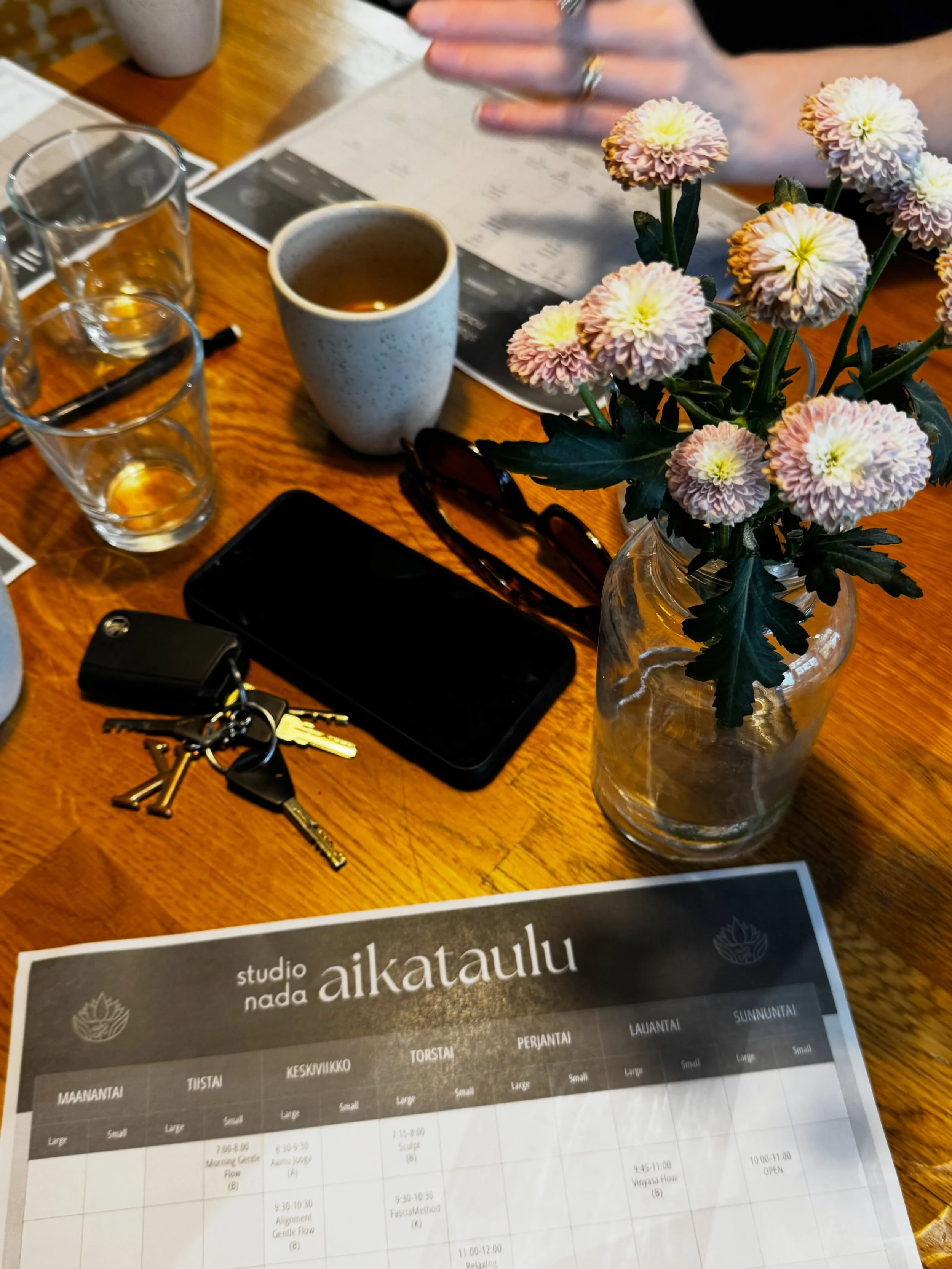Kes&auml; on vasta aluillaan, mutta Studio Nadassa valmistellaan jo syksyn aikatauluja 🥰 Odotettavissa uusia ohjaajia ja tunteja &ndash; stay tuned! 

.
.
.
#joogah&auml;meenlinna #jooga #pilates