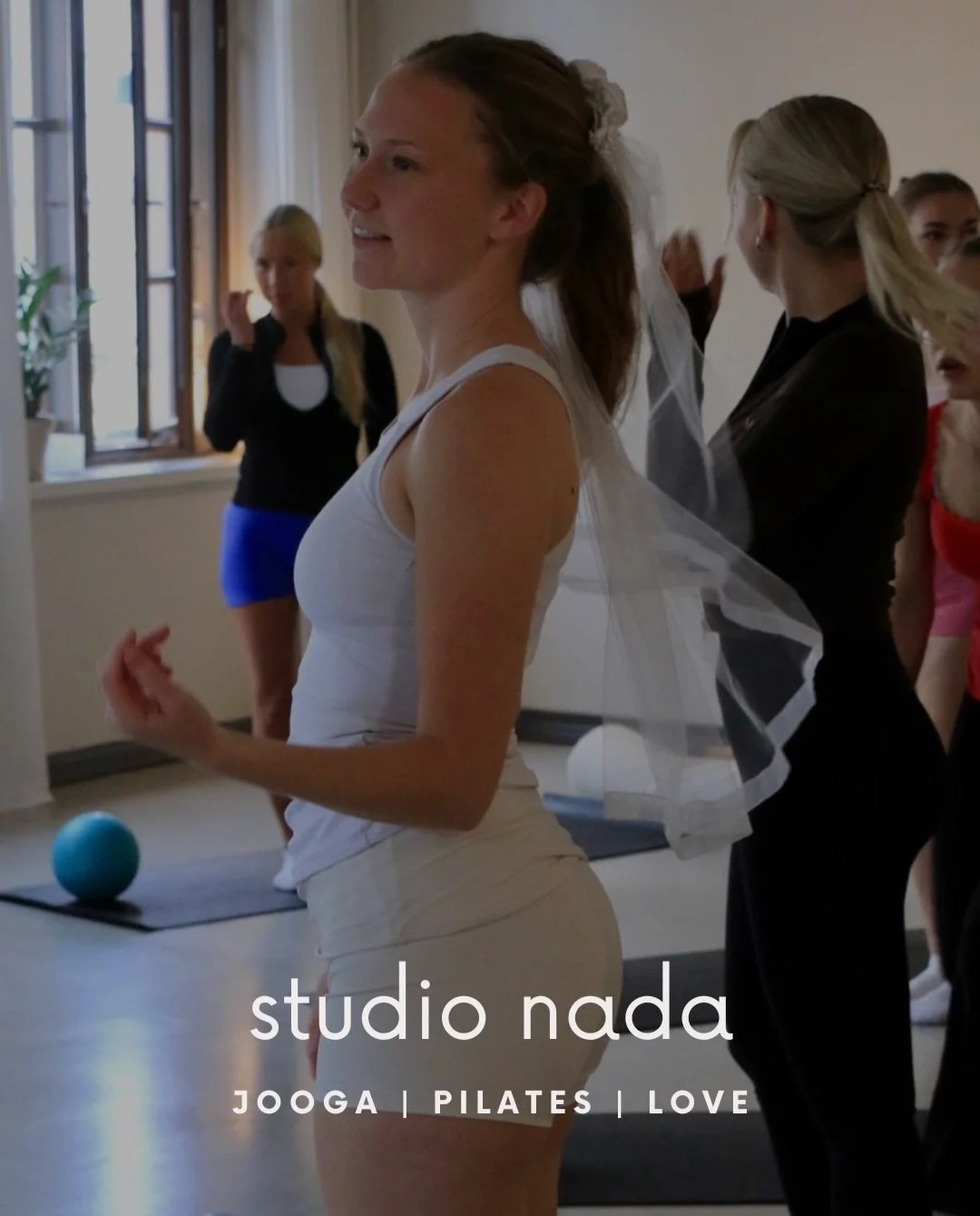 Polttarit, babyshowerit, syntt&auml;rit tai virkistysp&auml;iv&auml;t tulossa? Ota yhteytt&auml; niin luodaan yhdess&auml; sun n&auml;k&ouml;inen kokemus 💕

Voit my&ouml;s vuokrata studion tilat kaikkine varusteluineen omaan yksityisk&auml;ytt&ouml;