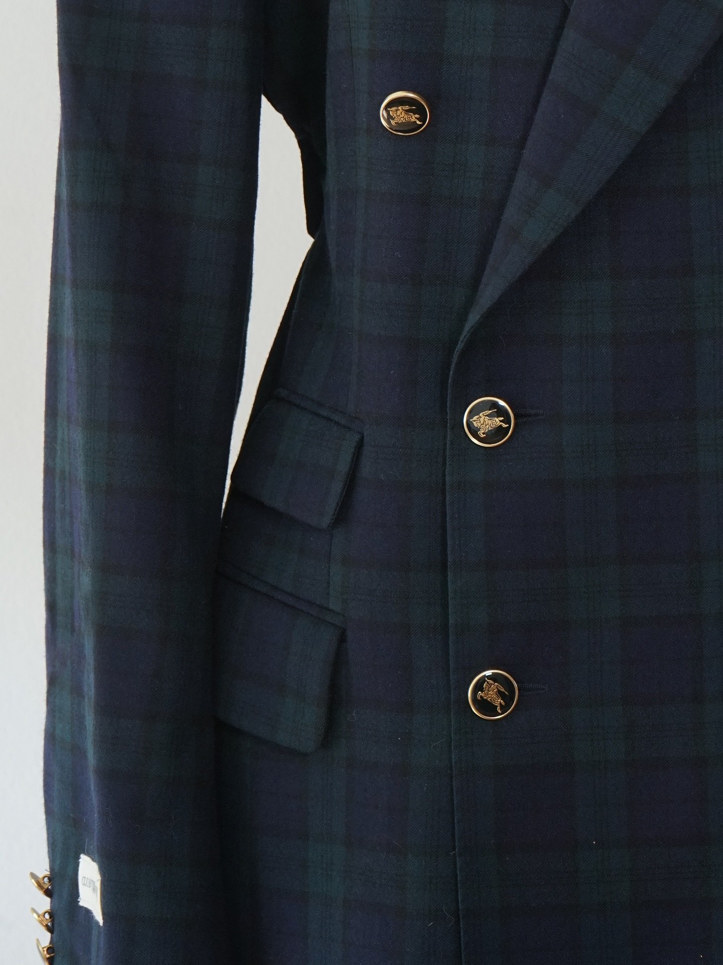 Burberry Lucy dress is elegant en stijlvol. De perfecte blazer jurk voor een avondje uit.