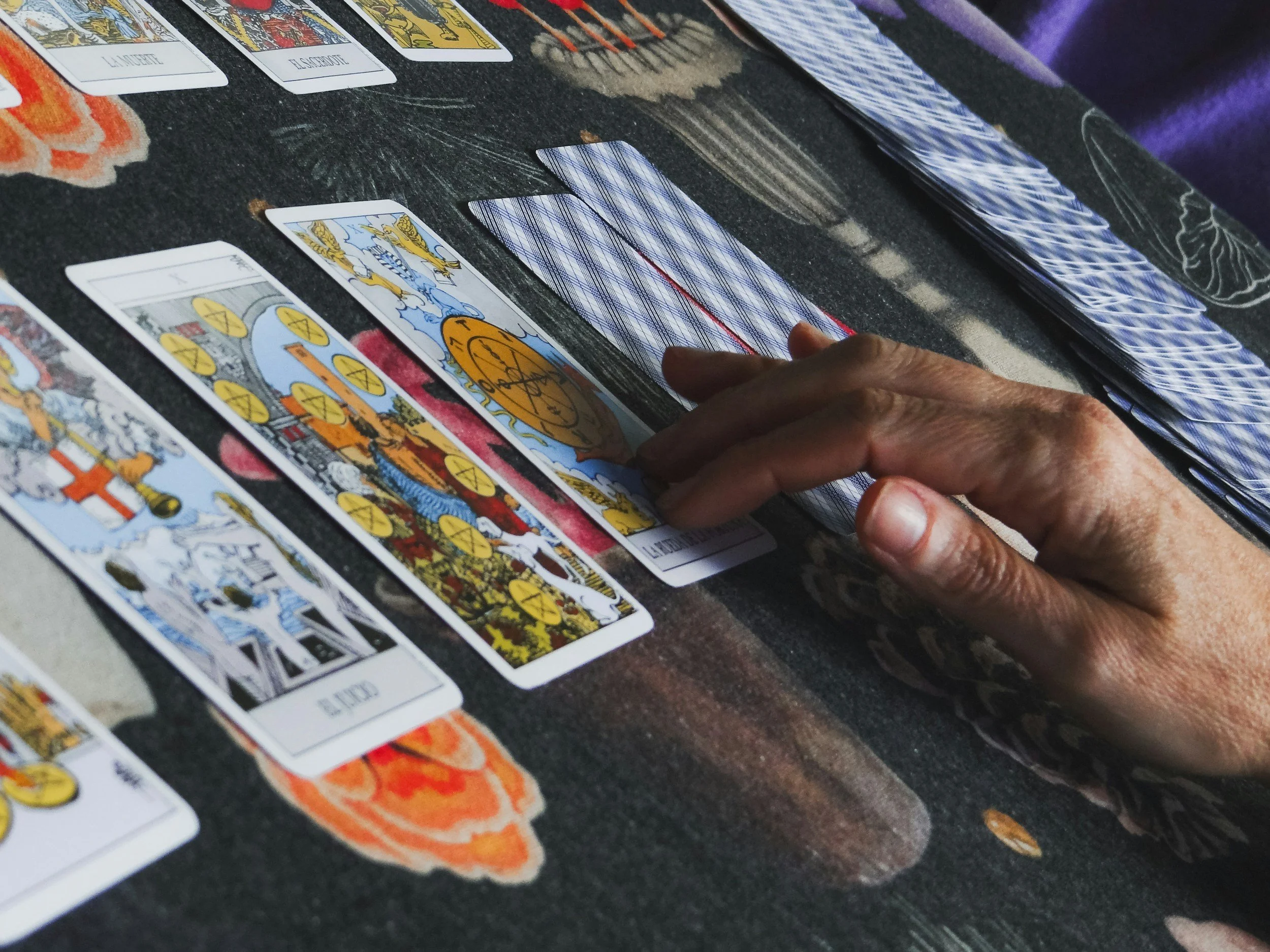 Tarot Tips & Tricks for Beginners: Build Confidence and Trust Your Intuition