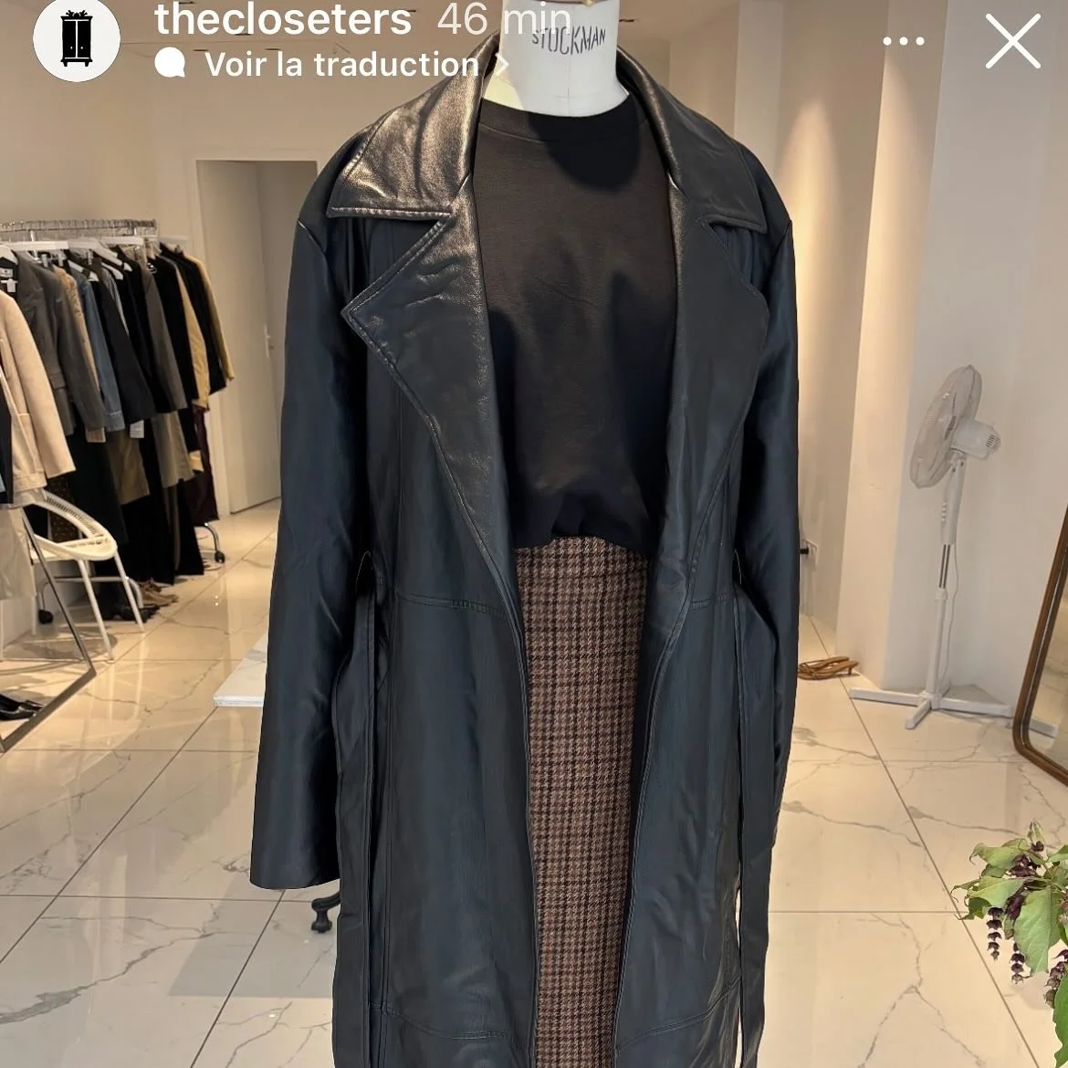@thecloseters vitrine en cours #secondhand #parisstyle #horsdessentiers