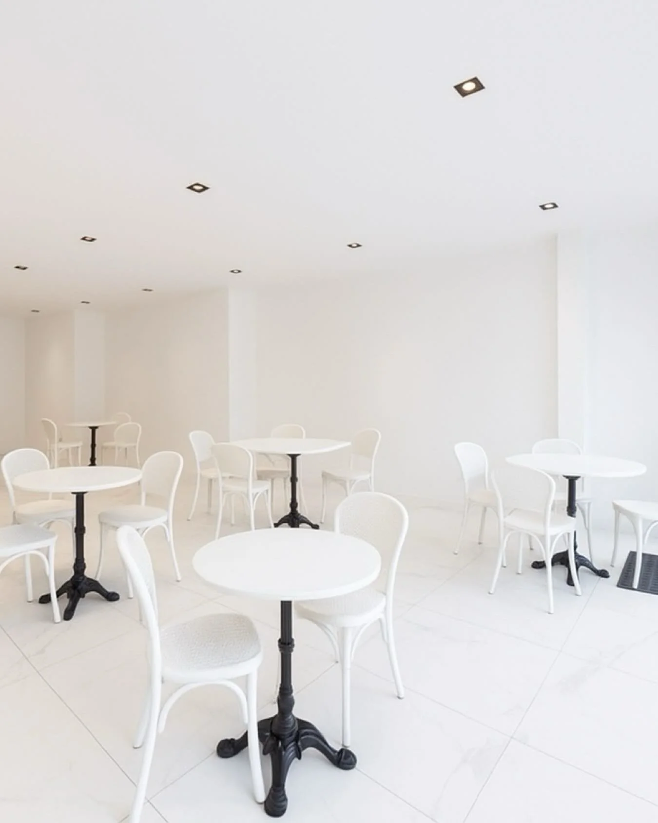 Un lieu, plusieurs visions . 134 rue d&rsquo;Aboukir 75002 Paris #boutique #espacesatypiques #retail #retailfashion #cocktail