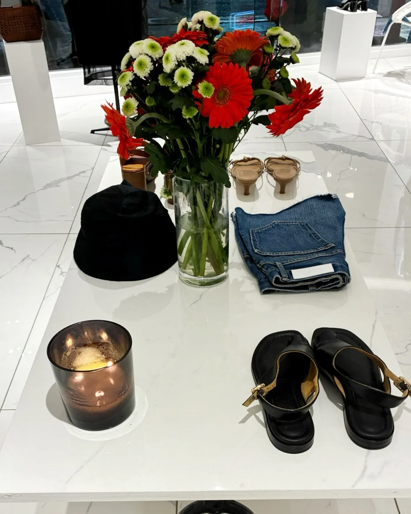 Un lieu. Plusieurs visions part 2 #boutique #boutiquefashion #retailfashion #retail #retaildesign #cocktails #fashionweek #fwparis