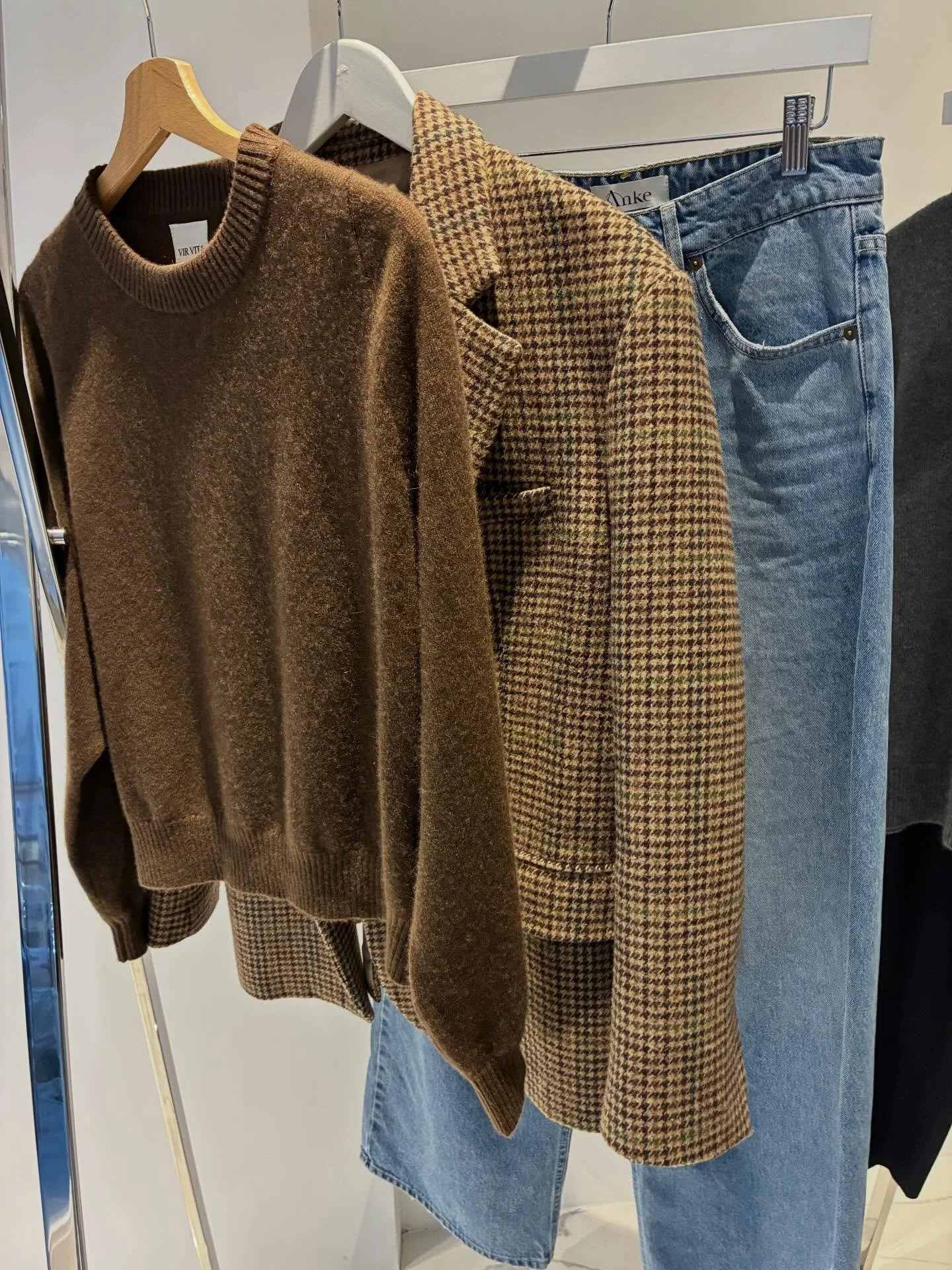 Un jour , un look, mais toujours selon votre style chez Hors Des Sentiers