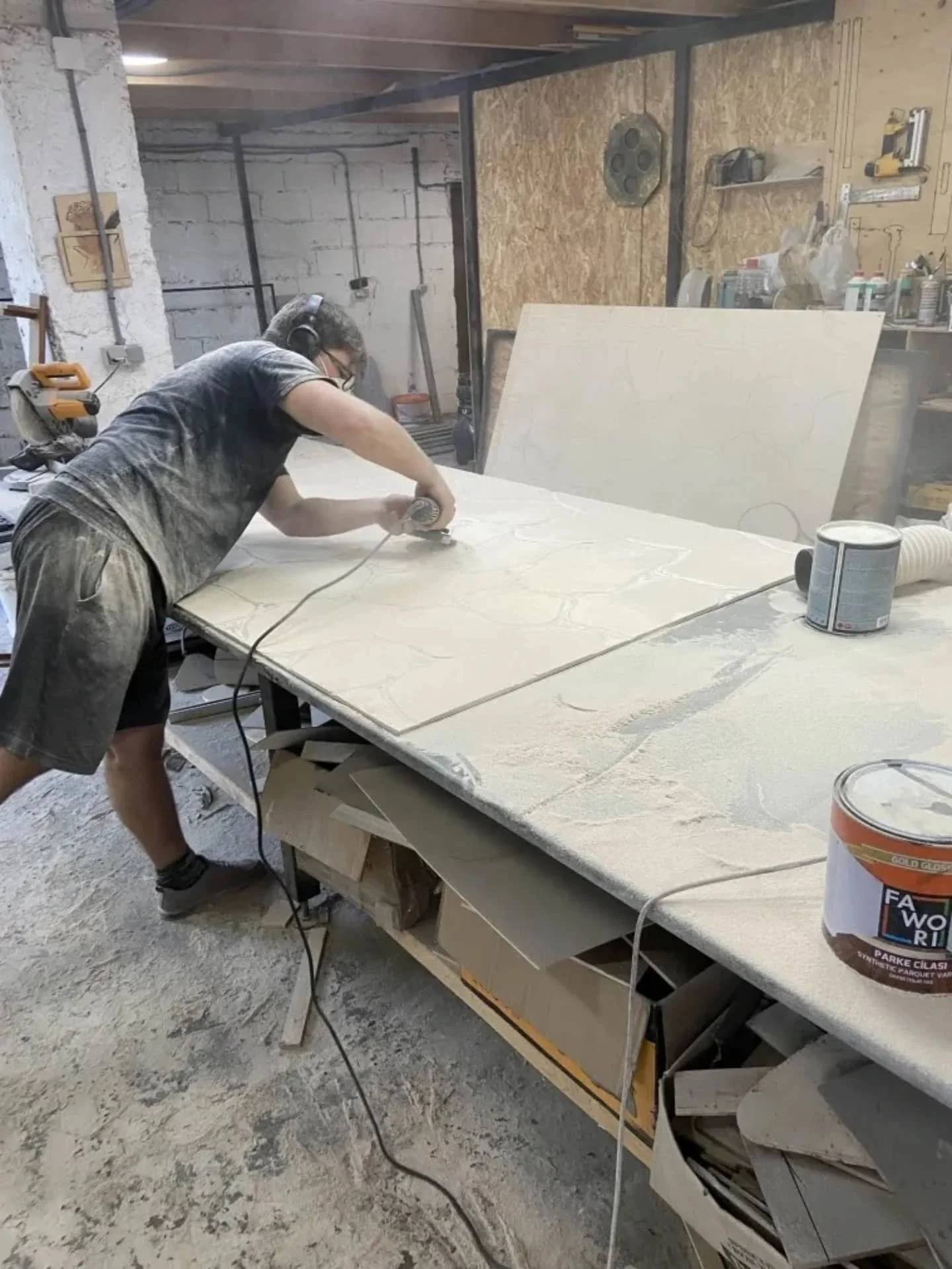 🔧🧩 Es wird geschraubt, gehämmert und gebaut – denn etwas Grosses steht bevor.
Bald kommt Nervenkitzel, Spannung und eine Portion Abenteuer auf euch zu. 👀
Stay curious – mehr Infos folgen in Kürze.
#aquabasileaadventureroom