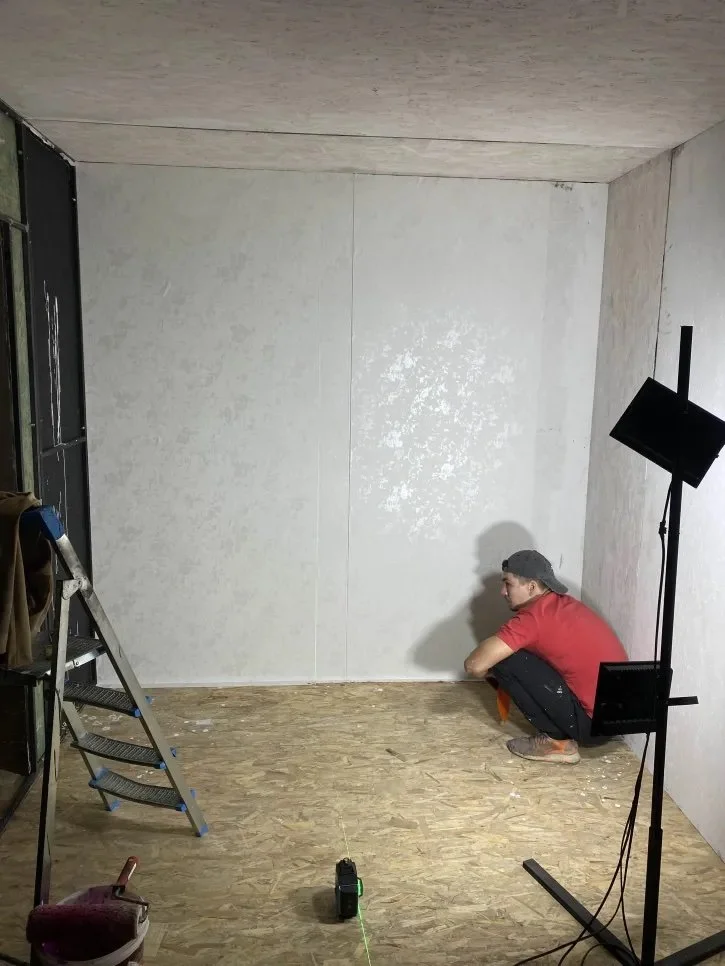 Vom Rohbau bis zum (fast) fertigen Raum 🧱➡️🚪 Wir sind fleissig am Bauen und freuen uns schon darauf, euch bald das Ergebnis zu zeigen 👀✨🕵️&zwj;♀️