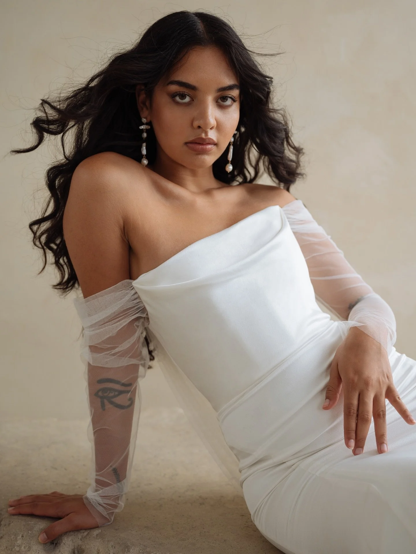 Oh Olivia, you are everything dreamy ✨ From the soft draping to the added tulle accents, total elegance meets drama! By @jennyyoonyc 🫶🏻