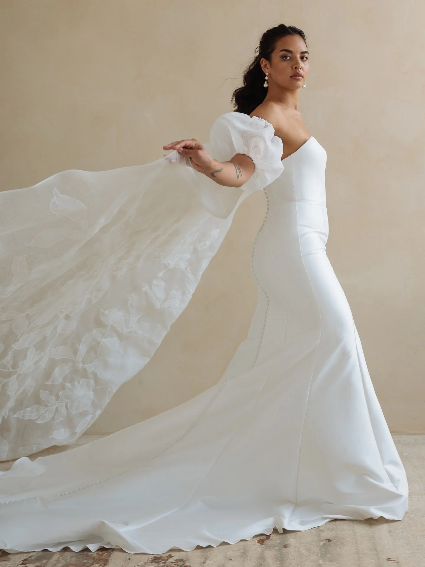 POV: veils weren&rsquo;t your thing&hellip; until the Giselle Cape caught your eye @jennyyoonyc 🦢