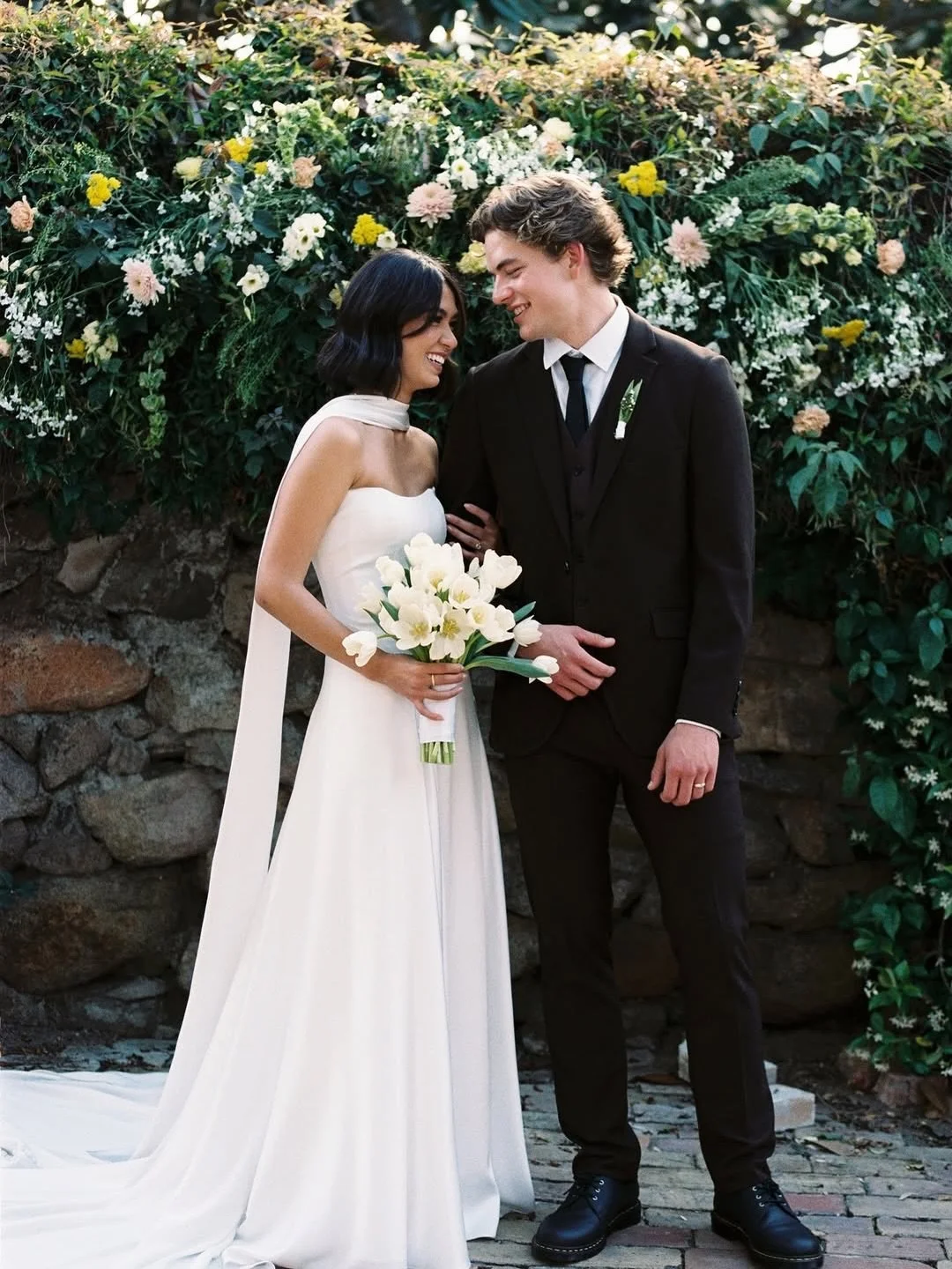 Addilyn Gown the perfect modern, sleek look. Worn by dream bride @breanne_duncie, captured by @breezymoss 🫶🏻