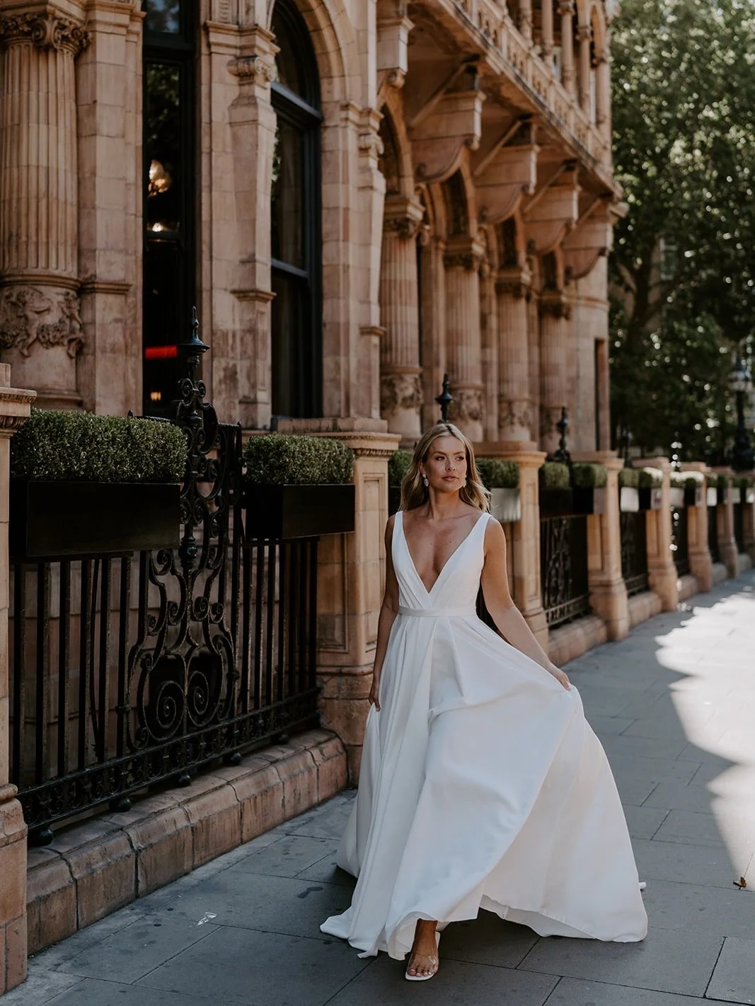 ✨ Sample Sale ✨
Designer gowns from &pound;895 and up

🤍 Ready to take home today
🤍 A variety of beautiful styles available
🤍 Perfect for brides on a budget and those with a close wedding date

Featuring the beautiful Valentina Wedding Gown 🤍

Fi