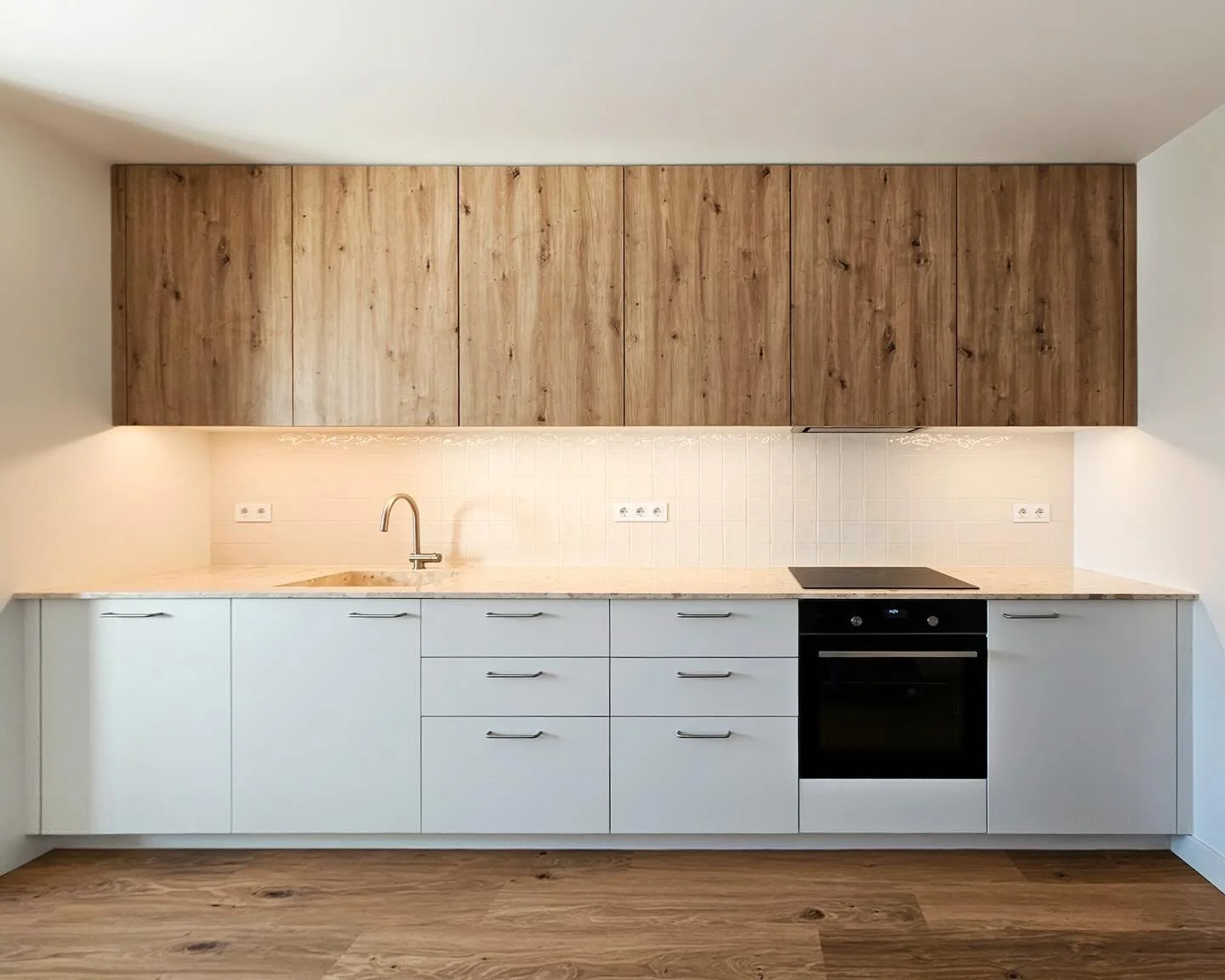 Custom cabinetry, integrated appliances, and a clear layout that makes everyday use simple and intuitive.
Swipe to see where we started, the before always tells the real story.

Step by step, problem by problem, solved.

Architectural design and phot