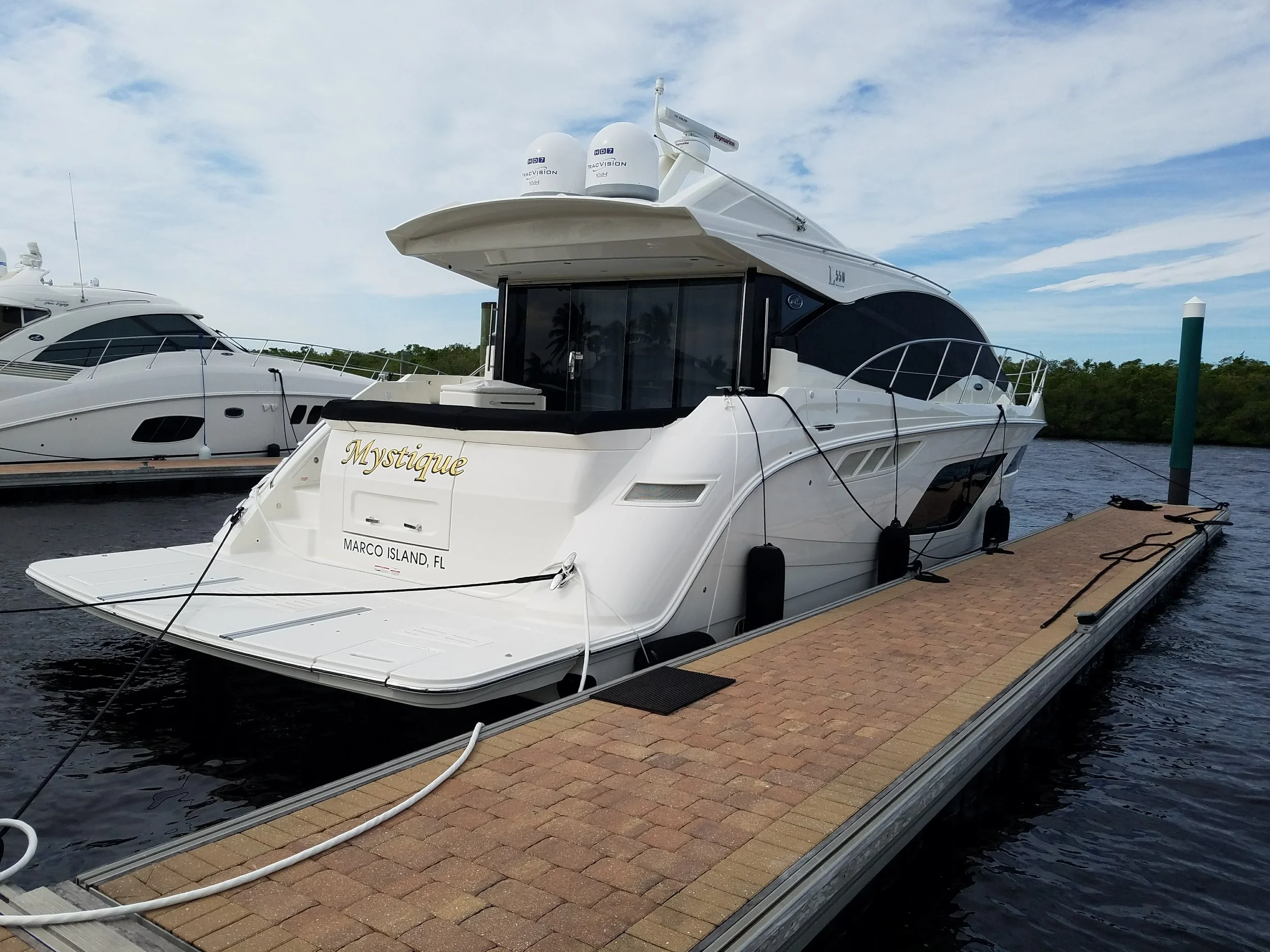 We come to your dock or boathouse to restore boat glass from scratches to mineral deposit.