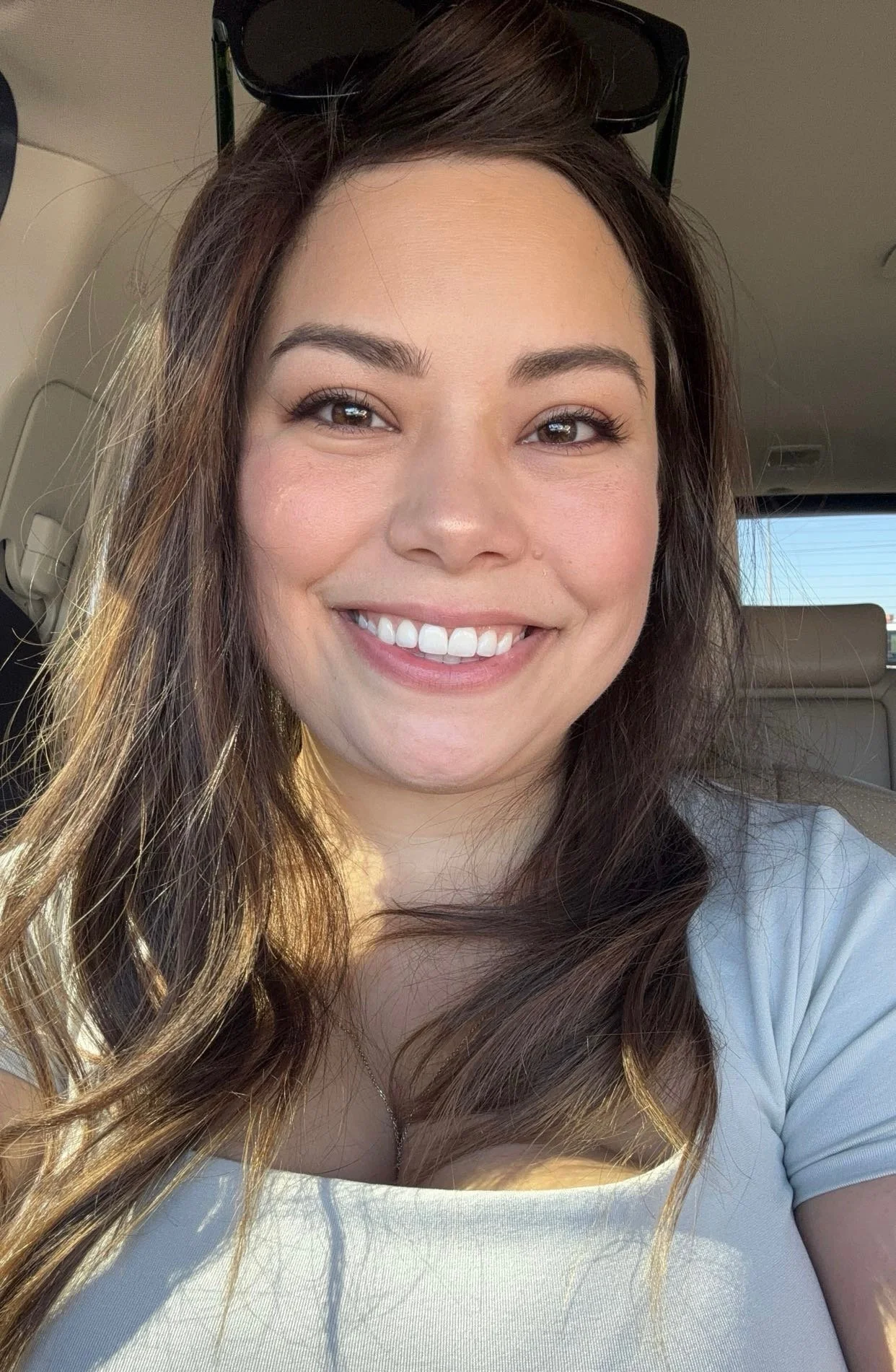 Sarah Gabaldon Barbas — Glass Restoration Inc. office coordinator serving Glen Lakes Spring Hill FL — Spanish language assistance available for Hernando County customers