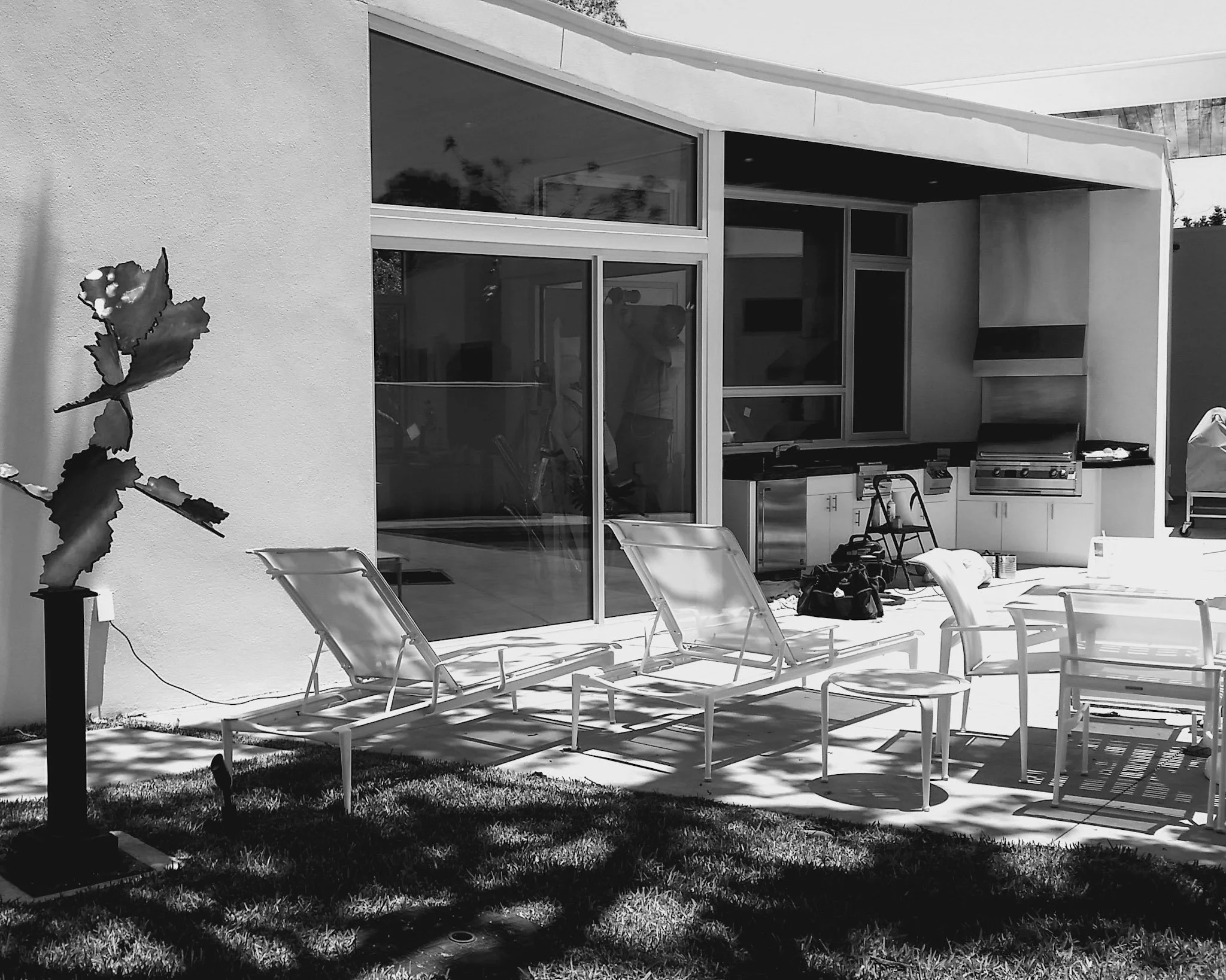 Professional lakefront glass restoration and window scratch repair for homes in Naples Reserve, FL, by Glass Restoration Inc.