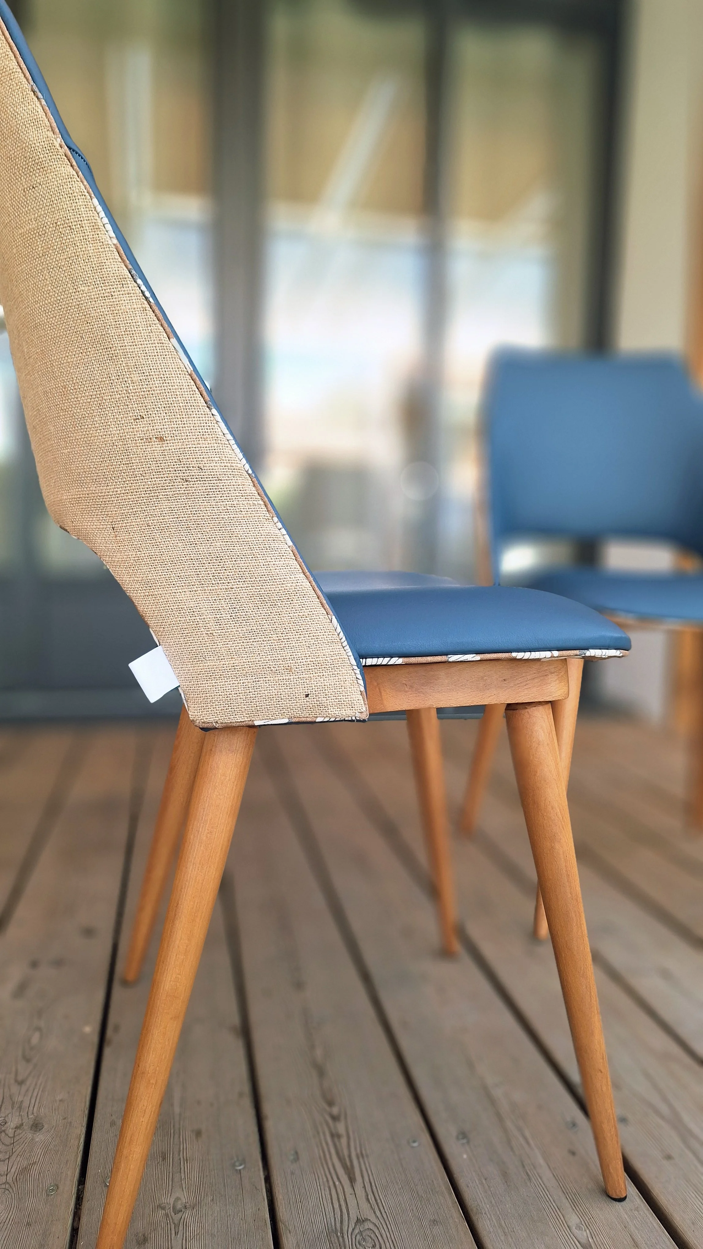 profil de la chaise tonneau cuir et toile de jute